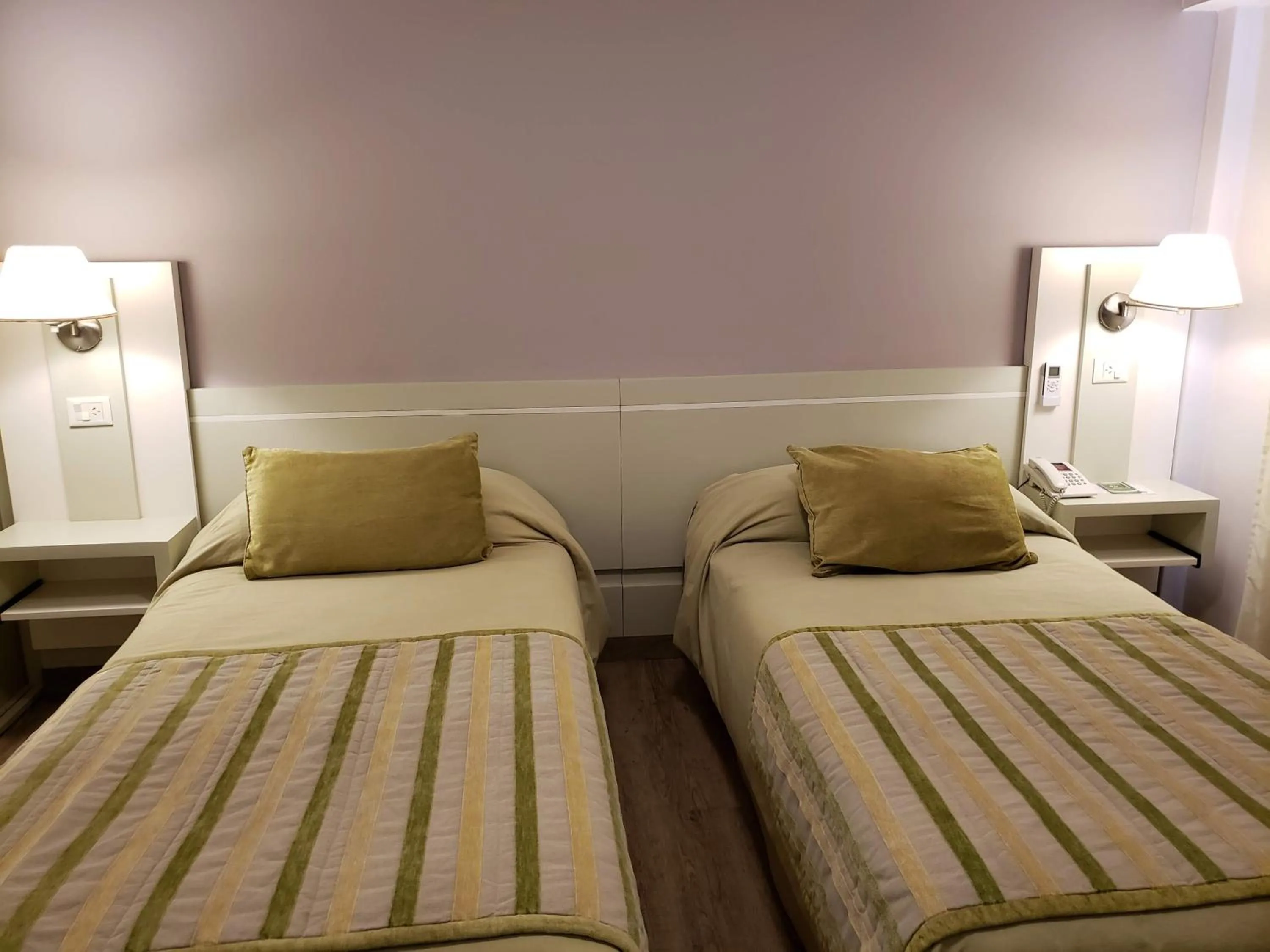 Bedroom, Bed in Hotel Continental