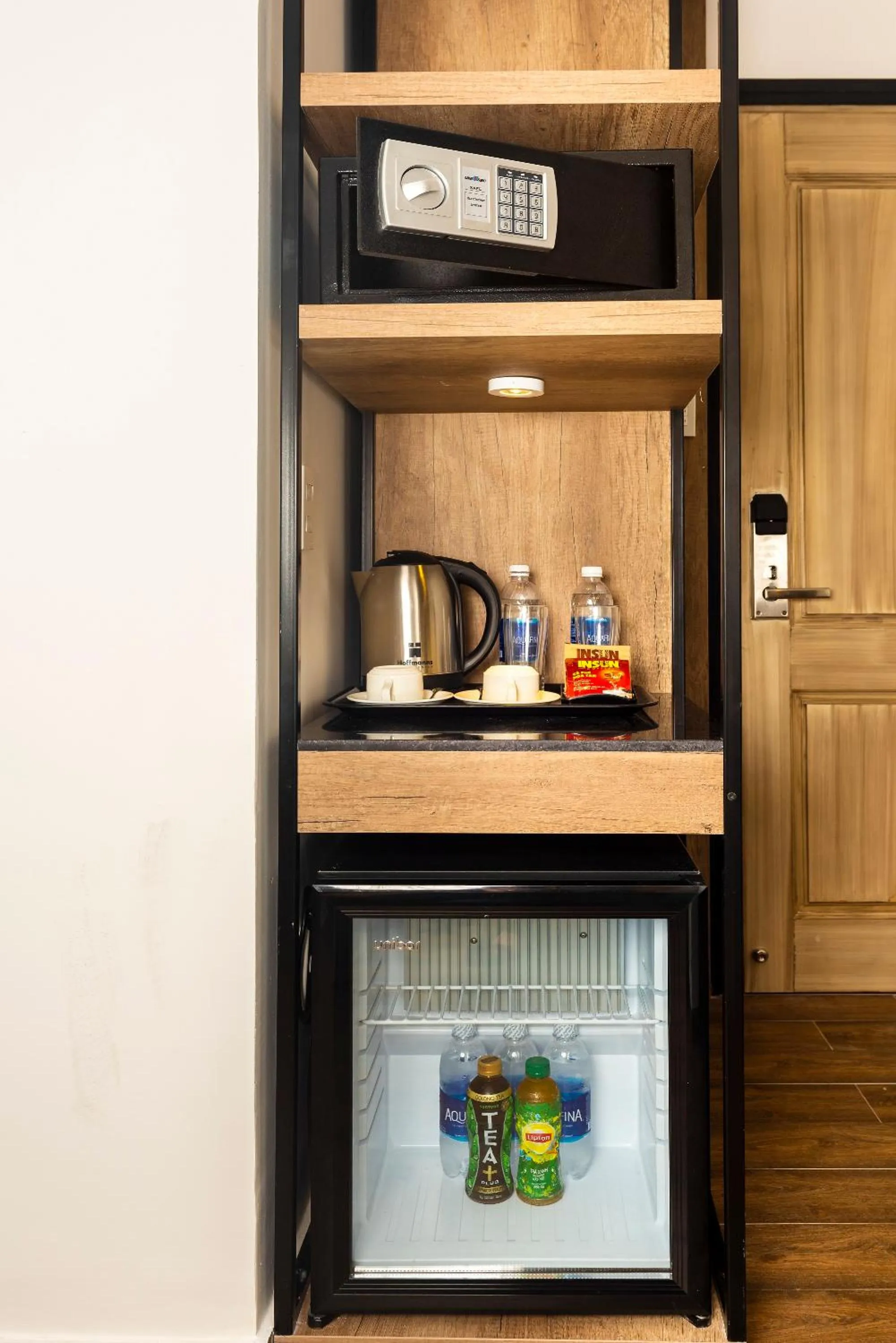 TITAN HOTEL - Formerly known as Golden Lotus Central Hotel