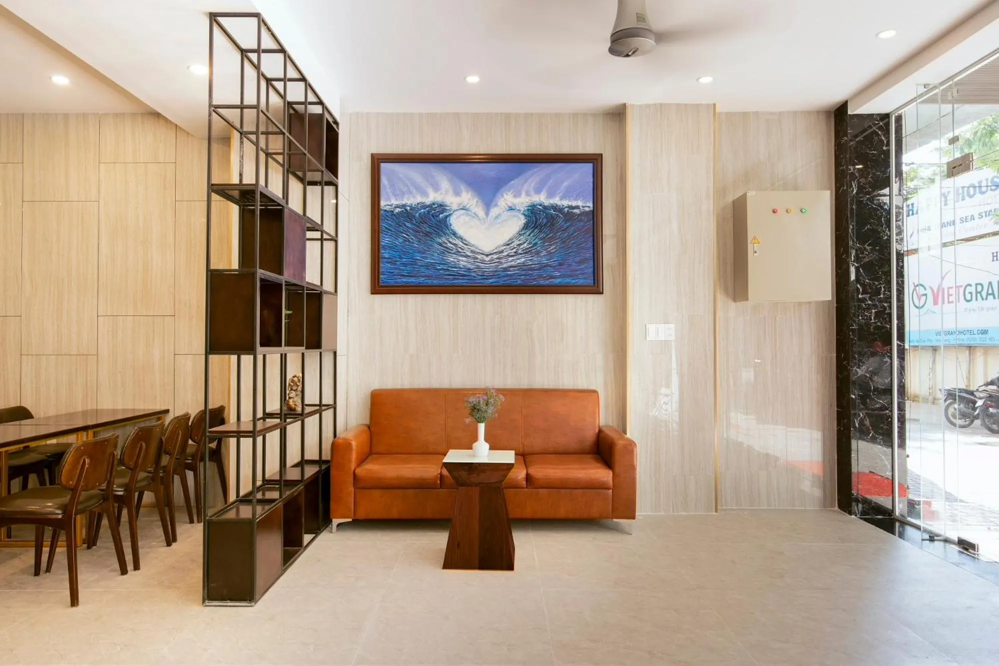 TITAN HOTEL - Formerly known as Golden Lotus Central Hotel