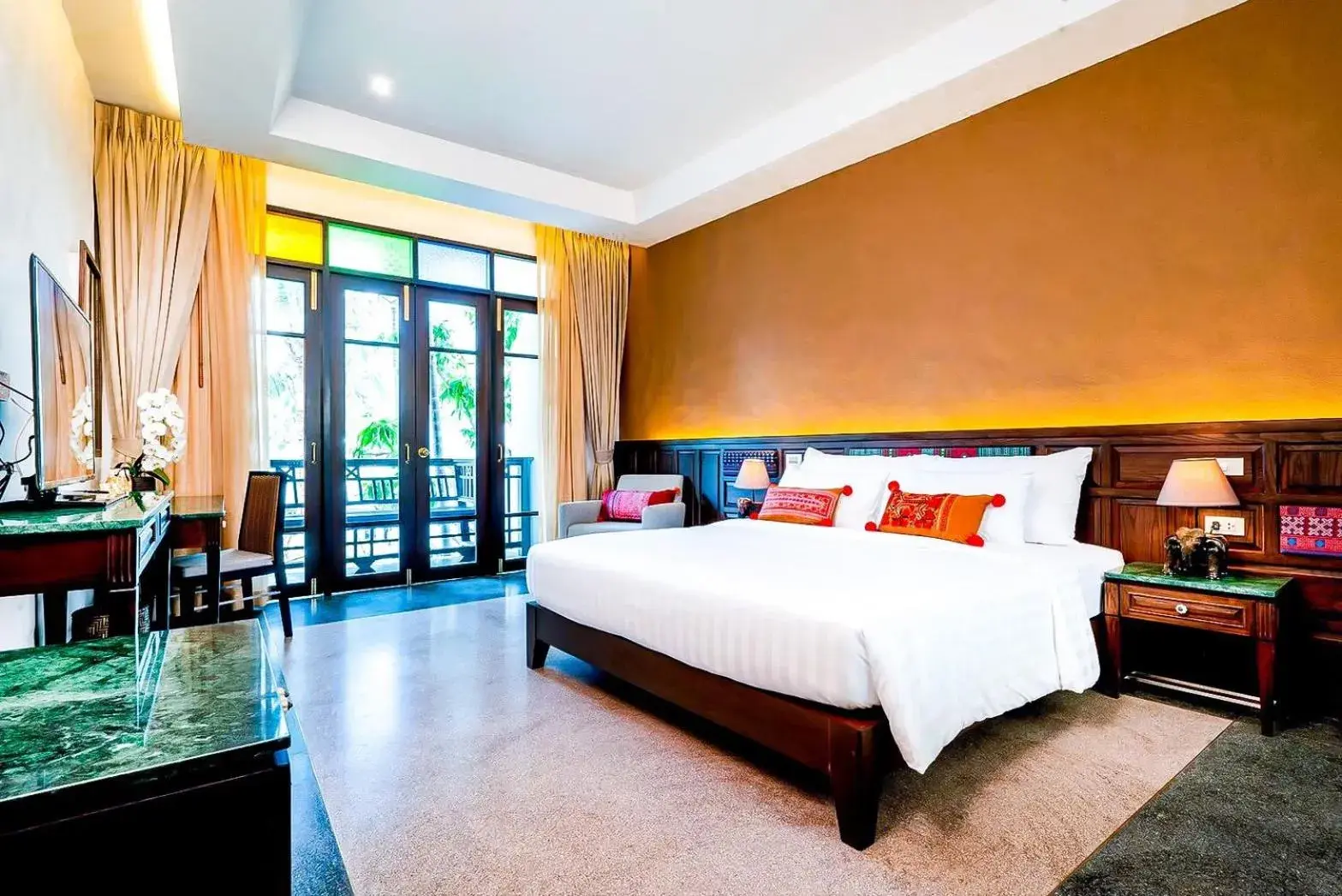 Grand Deluxe Double Room with Balcony in Smile Lanna Hotel Grand Deluxe Double Room with Balcony in Smile Lanna Hotel