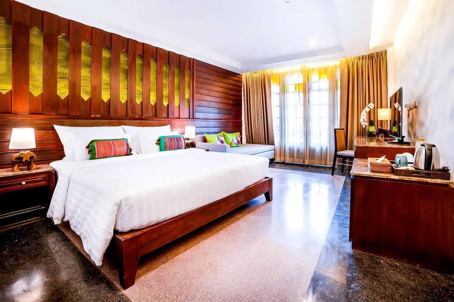 Photo of the whole room, Bed in Smile Lanna Hotel