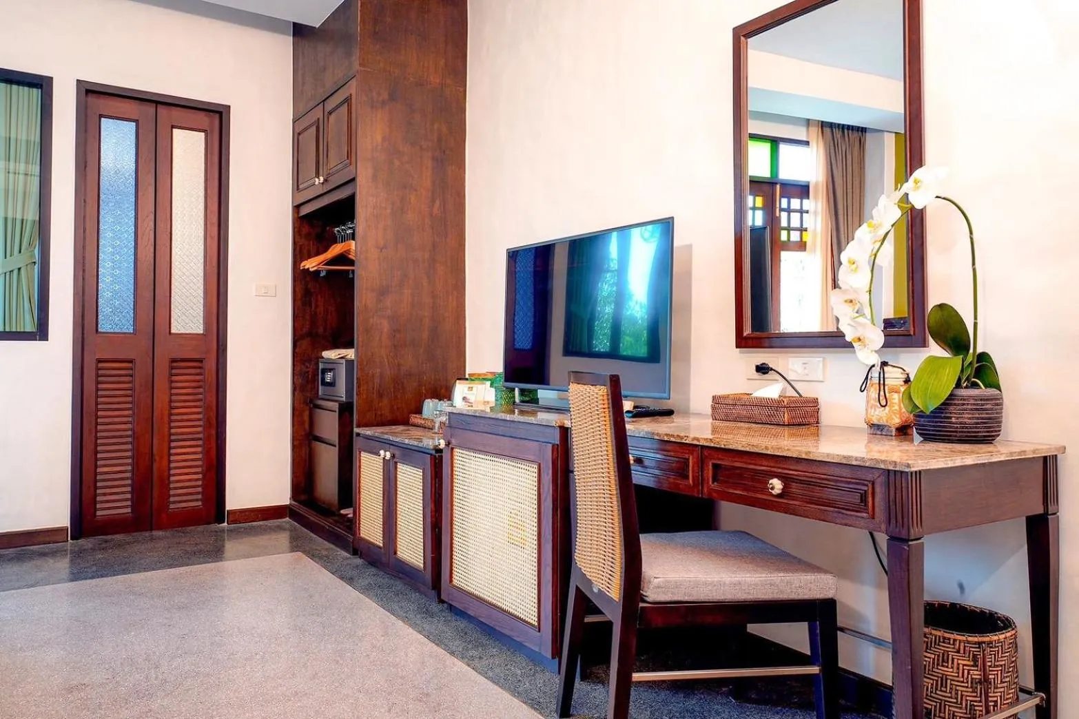 TV and multimedia in Smile Lanna Hotel