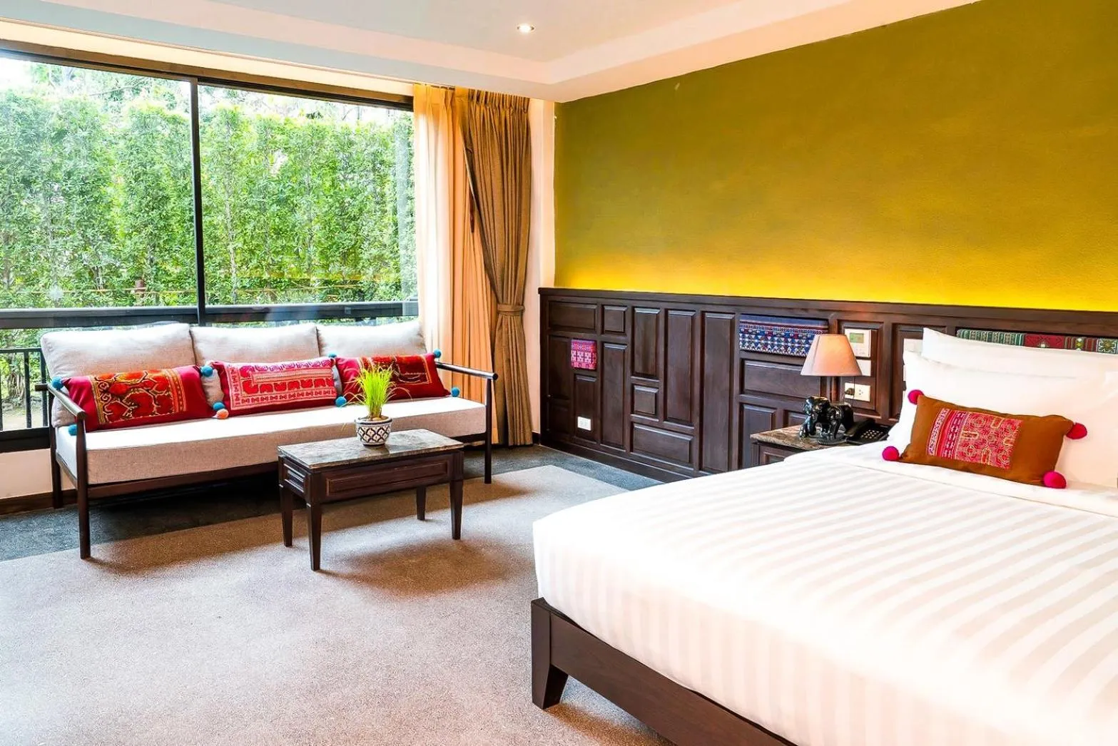 Bed in Smile Lanna Hotel