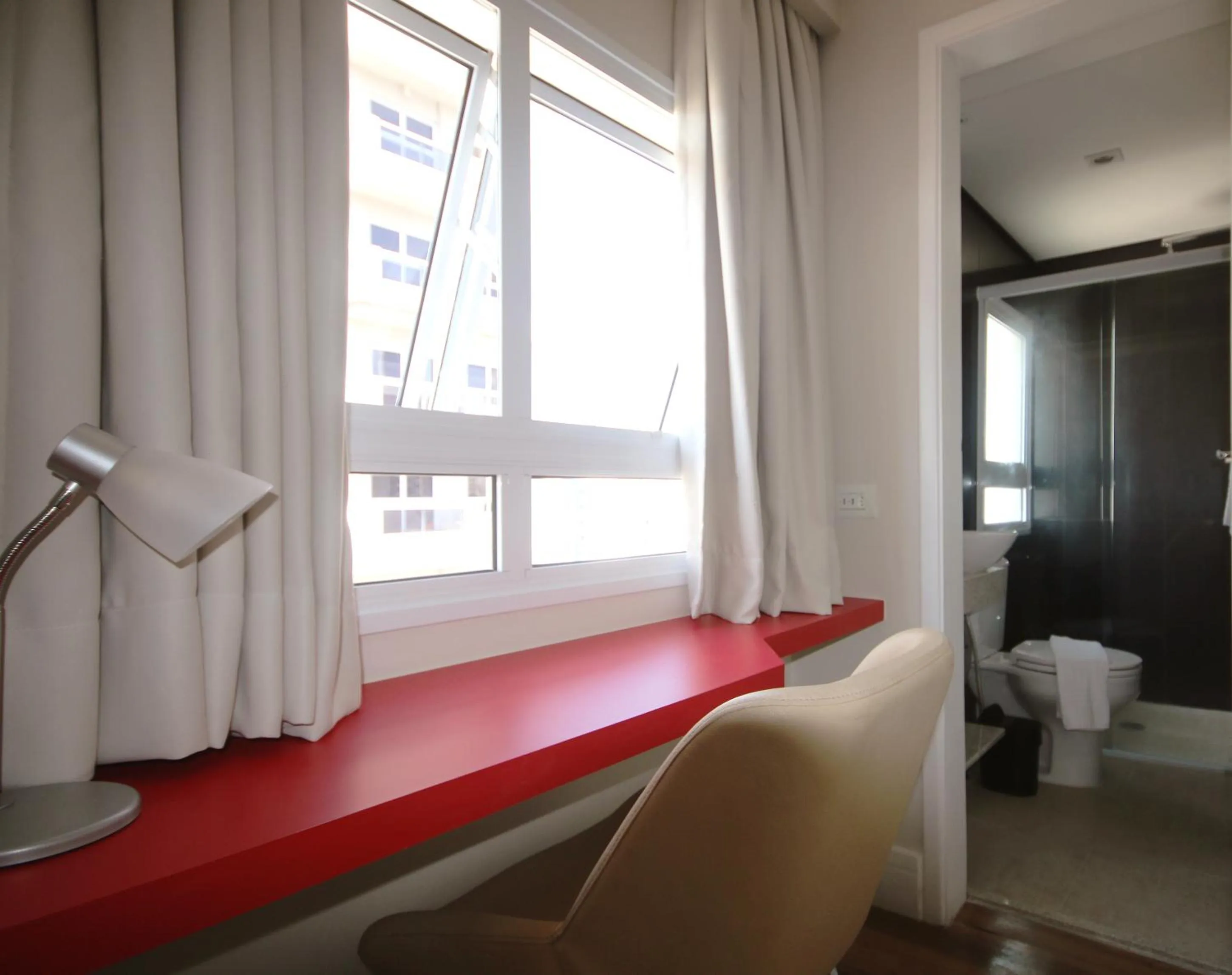 Photo of the whole room in Ez Aclimação Hotel