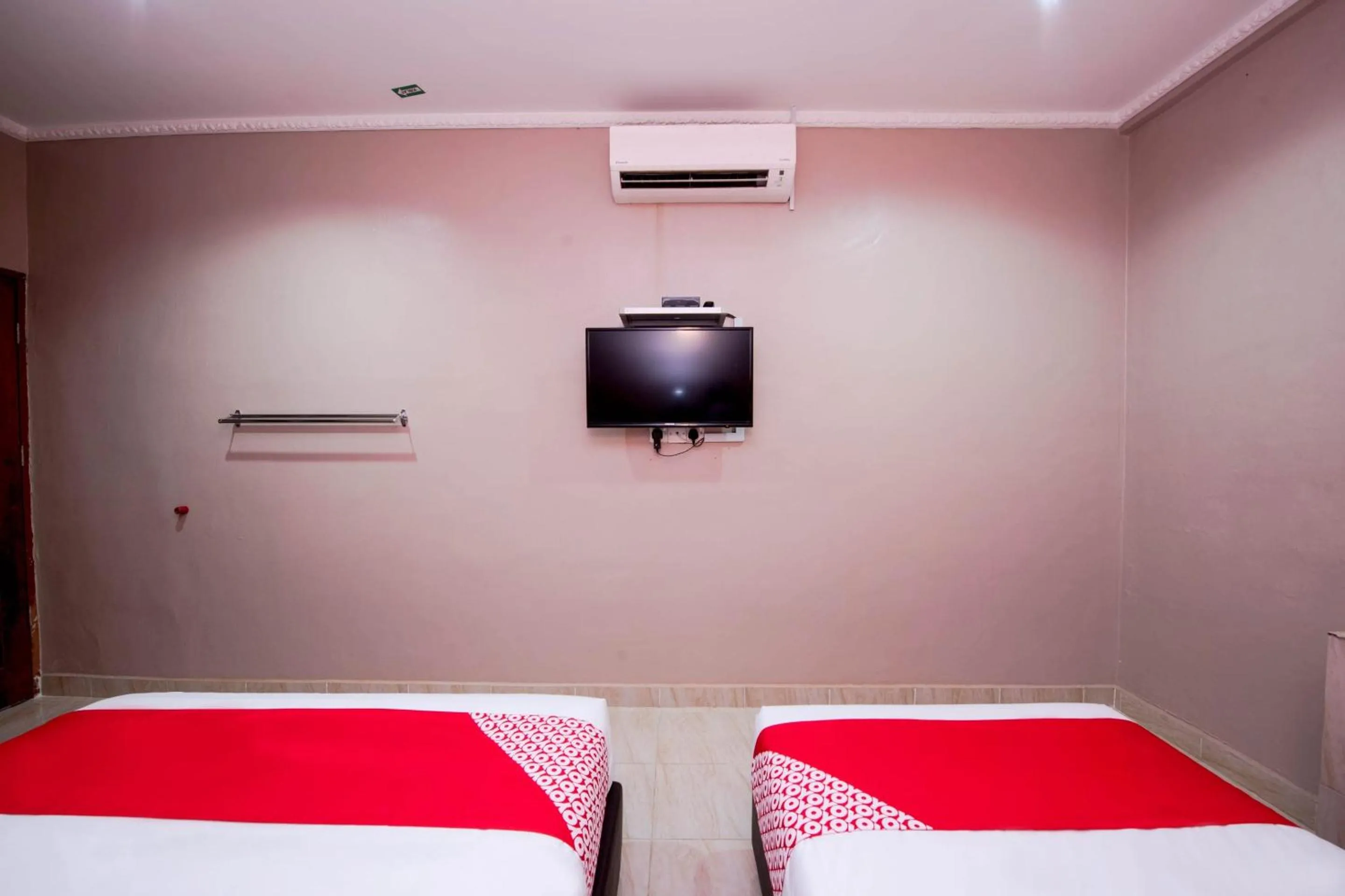 Bedroom, Bed in Hotel O Rg Motel