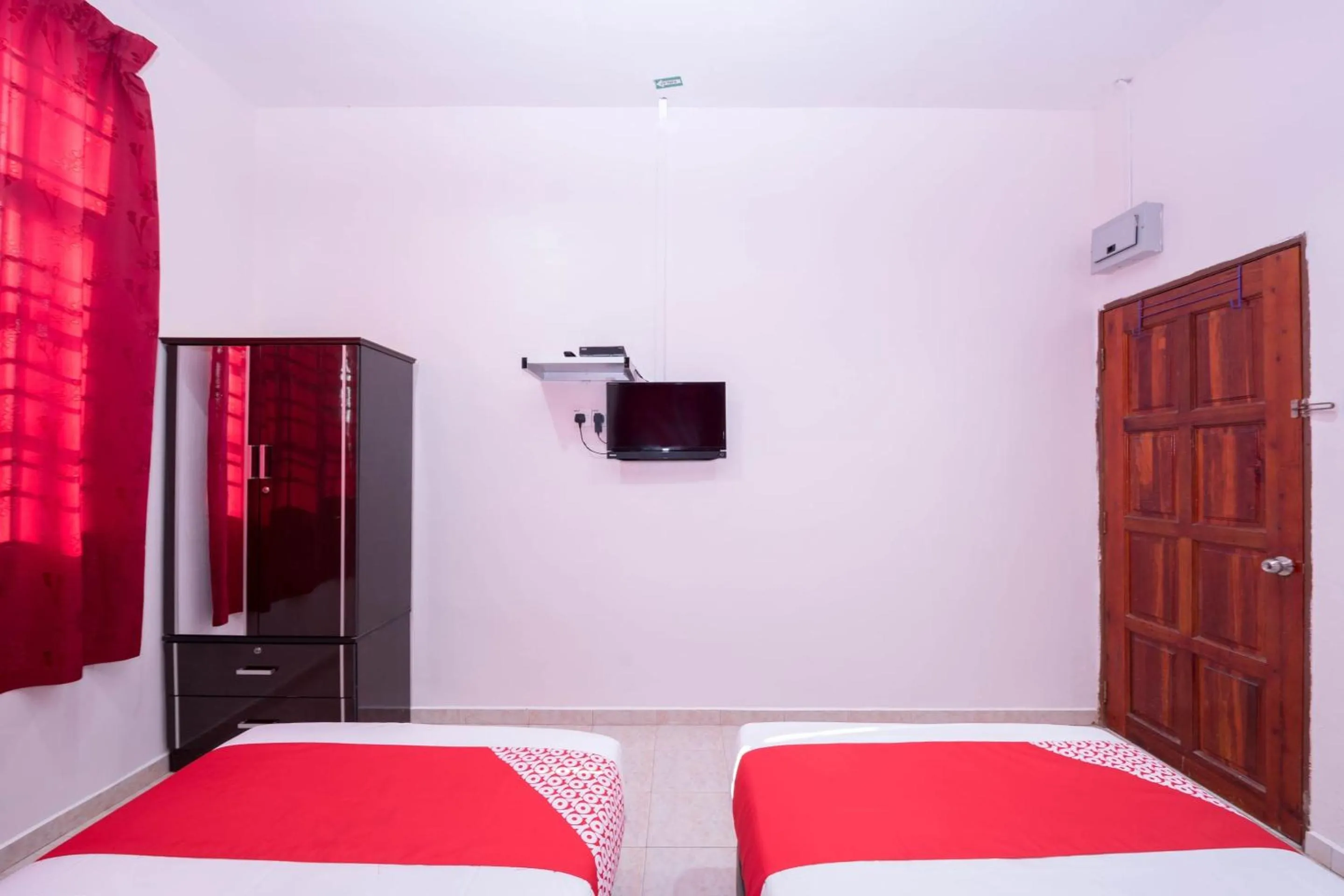 Bedroom, Bed in Hotel O Rg Motel