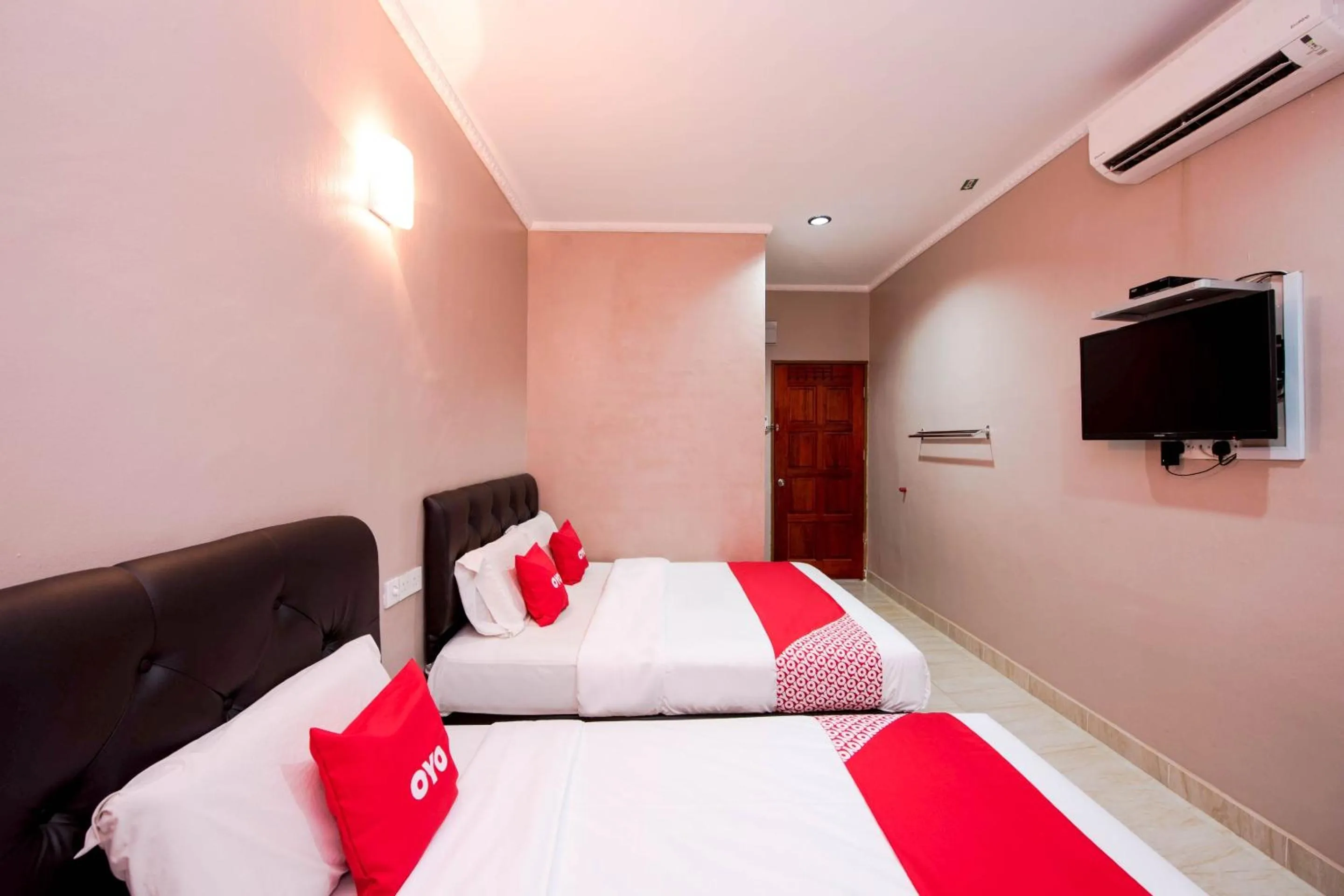 Bedroom, Bed in Hotel O Rg Motel