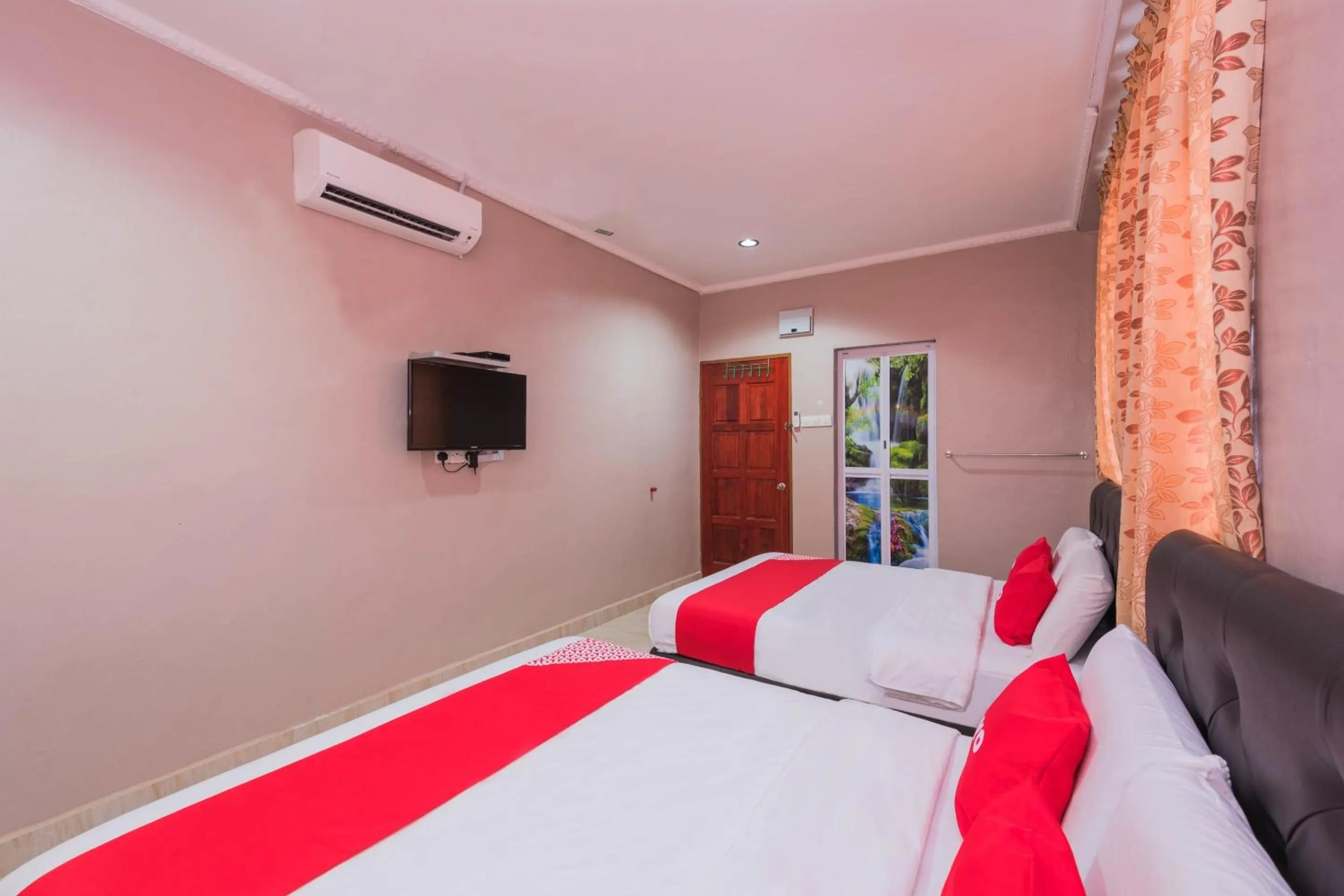 Bedroom, Bed in Hotel O Rg Motel