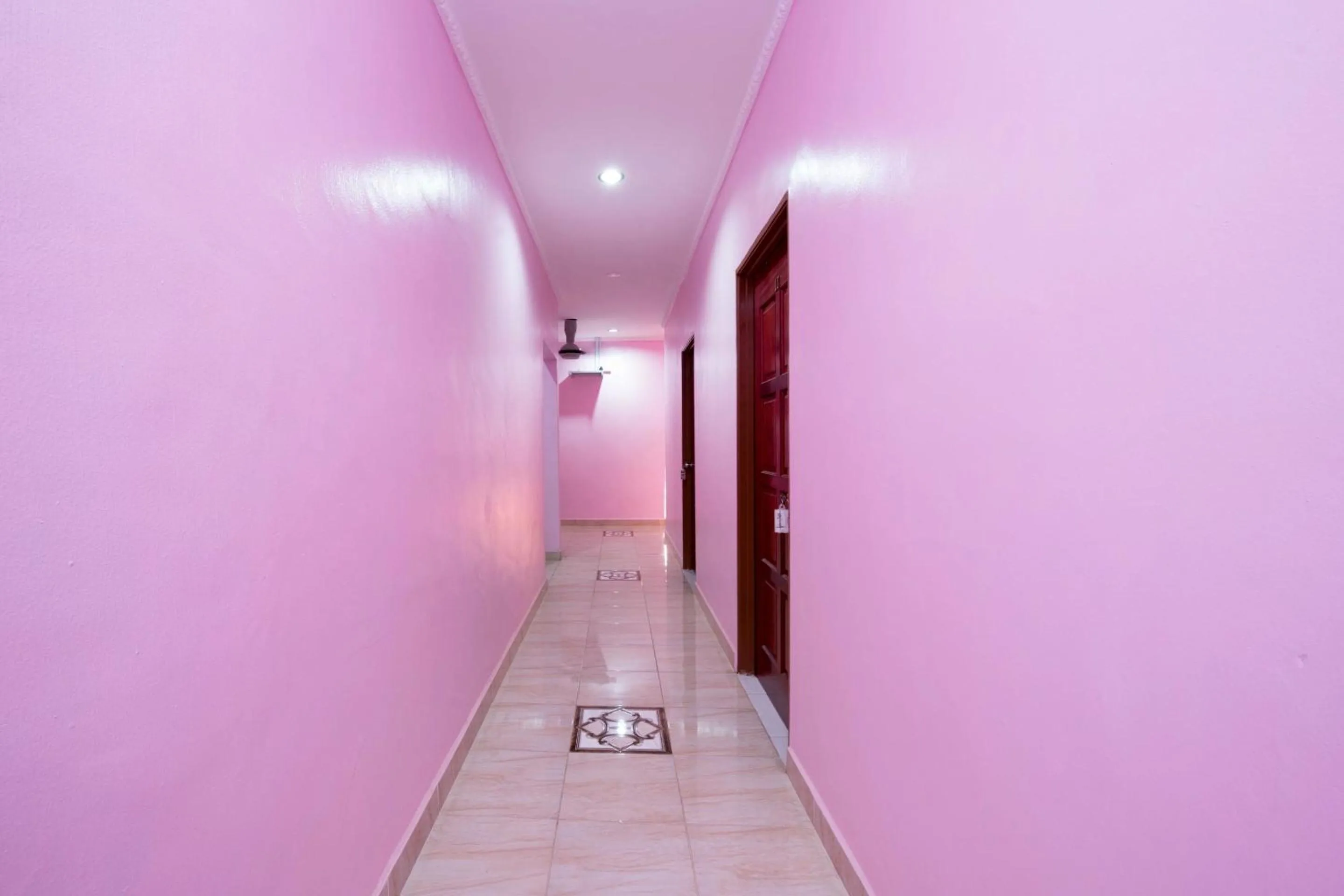 Lobby or reception in Hotel O Rg Motel