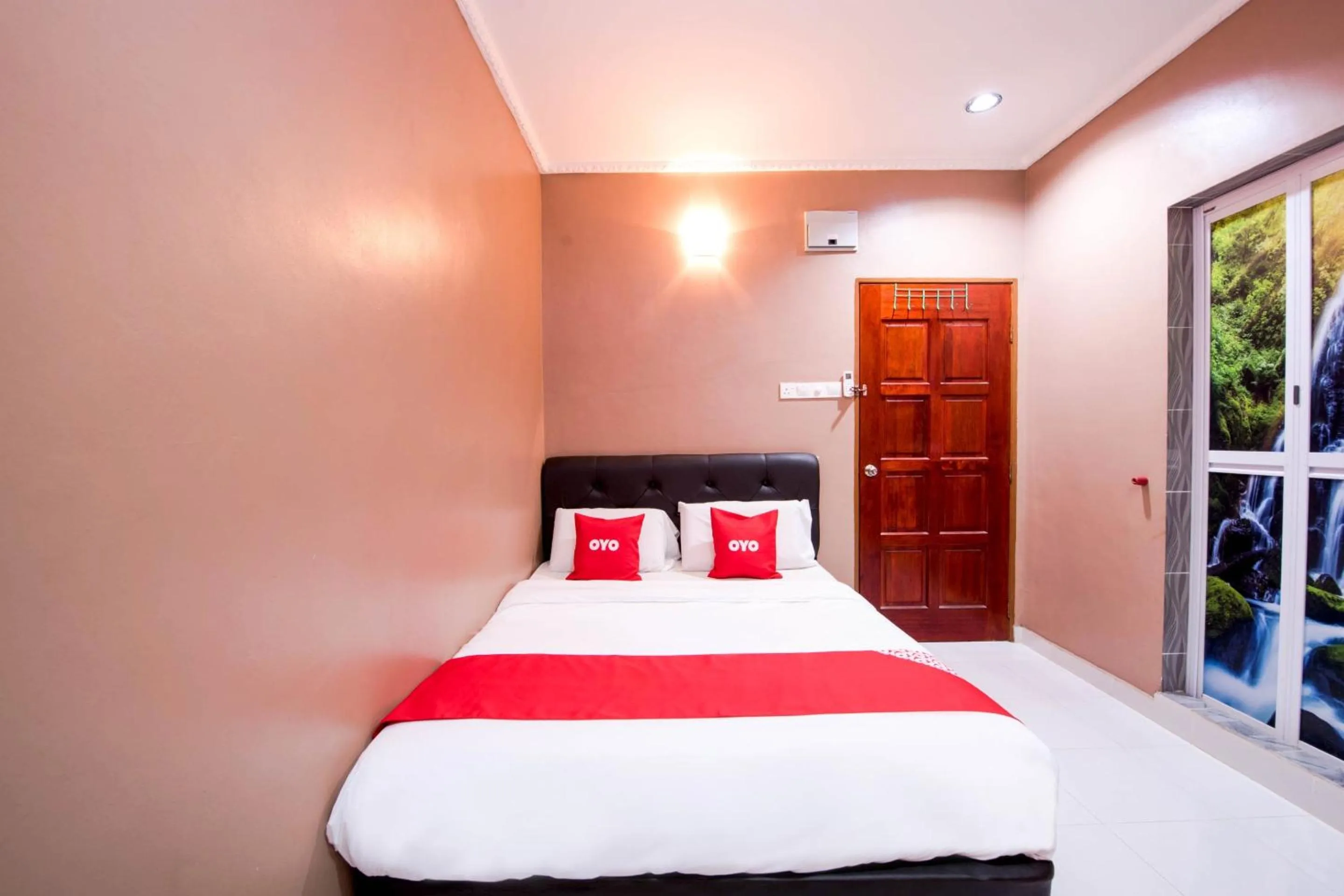 Bedroom, Bed in Hotel O Rg Motel