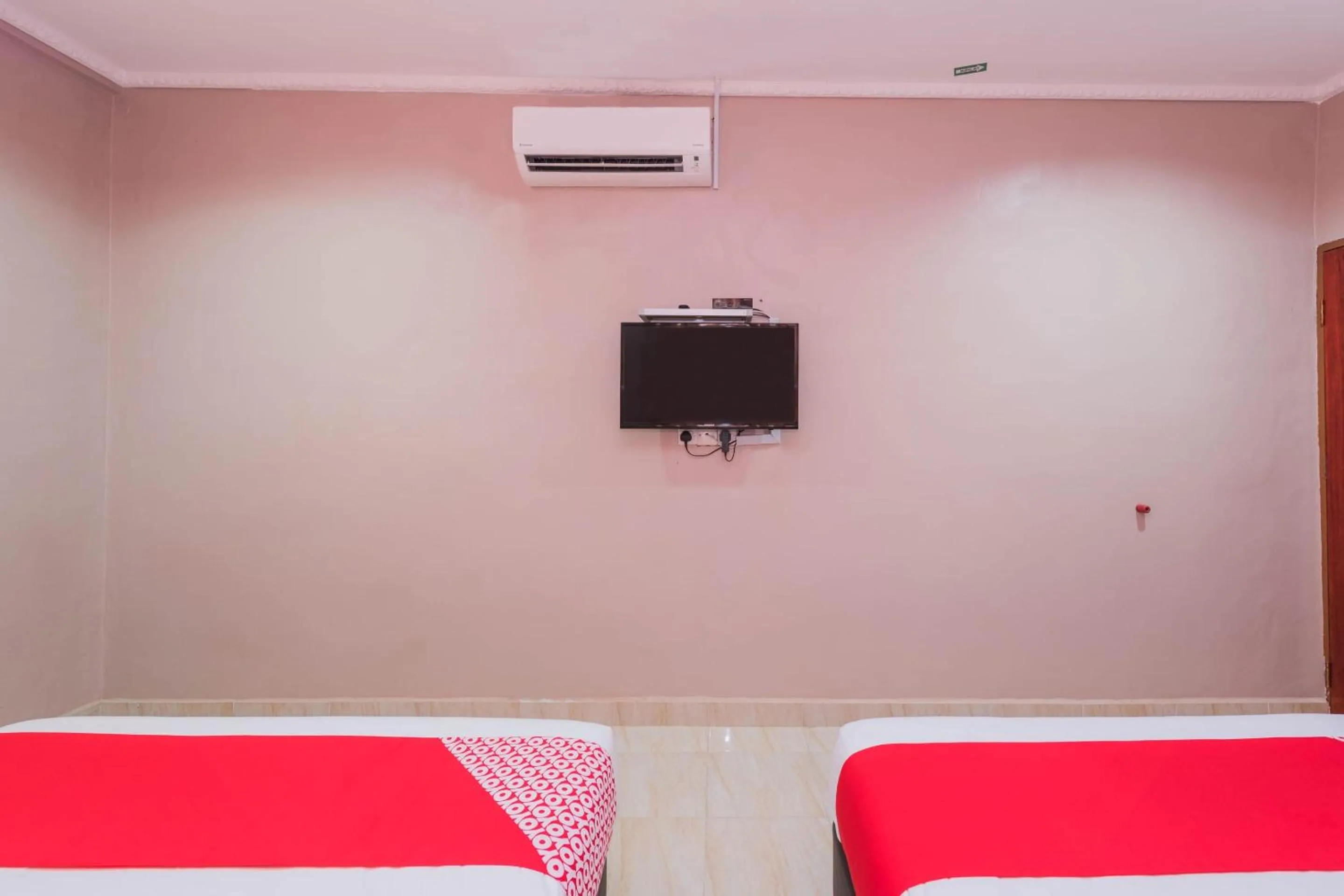 Bedroom, Bed in Hotel O Rg Motel