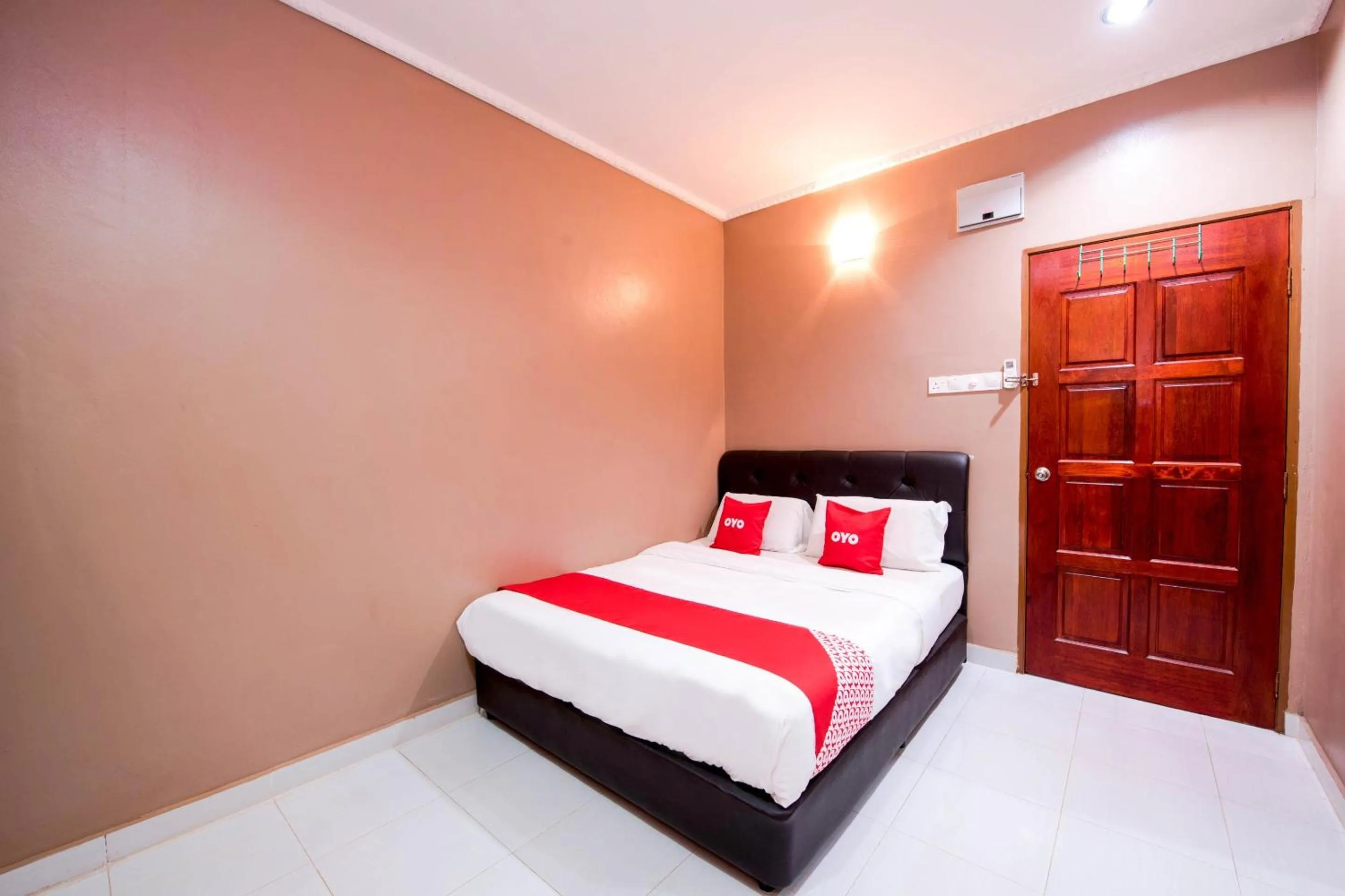 Bedroom, Bed in Hotel O Rg Motel