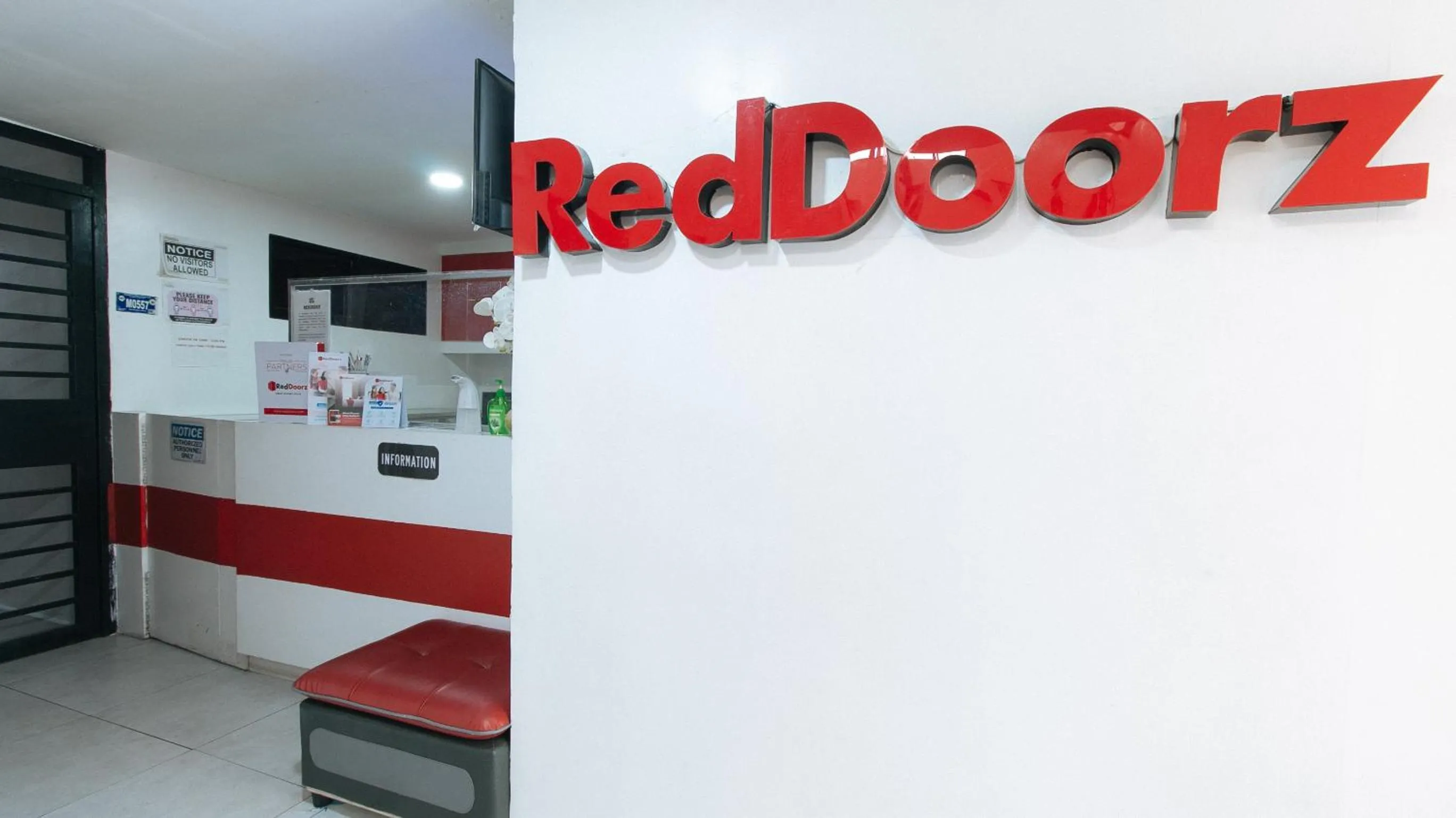 Property logo or sign in RedDoorz at DBuilders Rooms Bangkal Makati