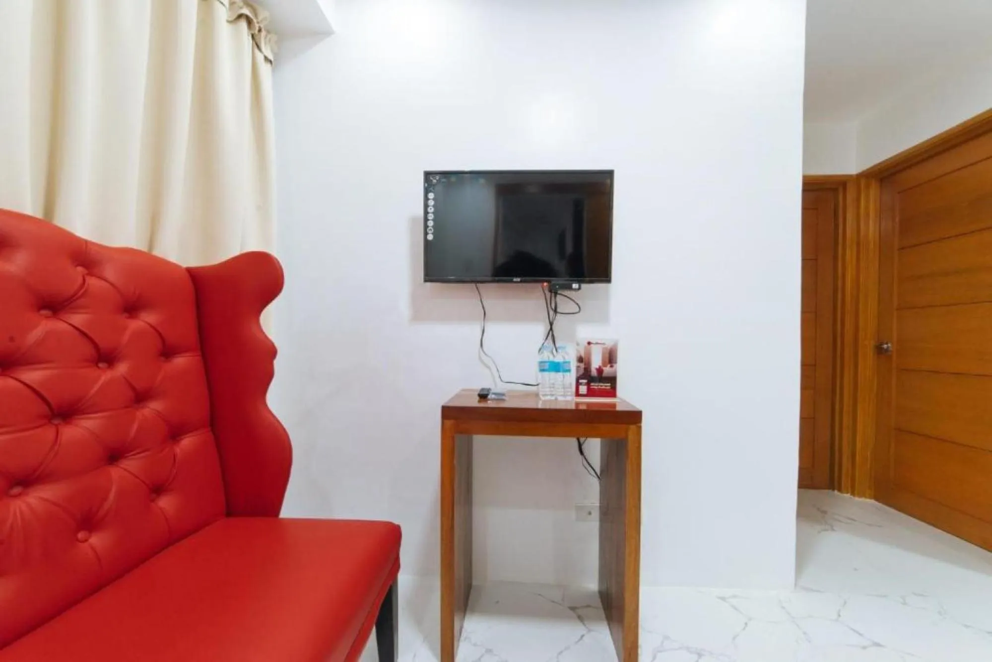 TV and multimedia in RedDoorz at DBuilders Rooms Bangkal Makati