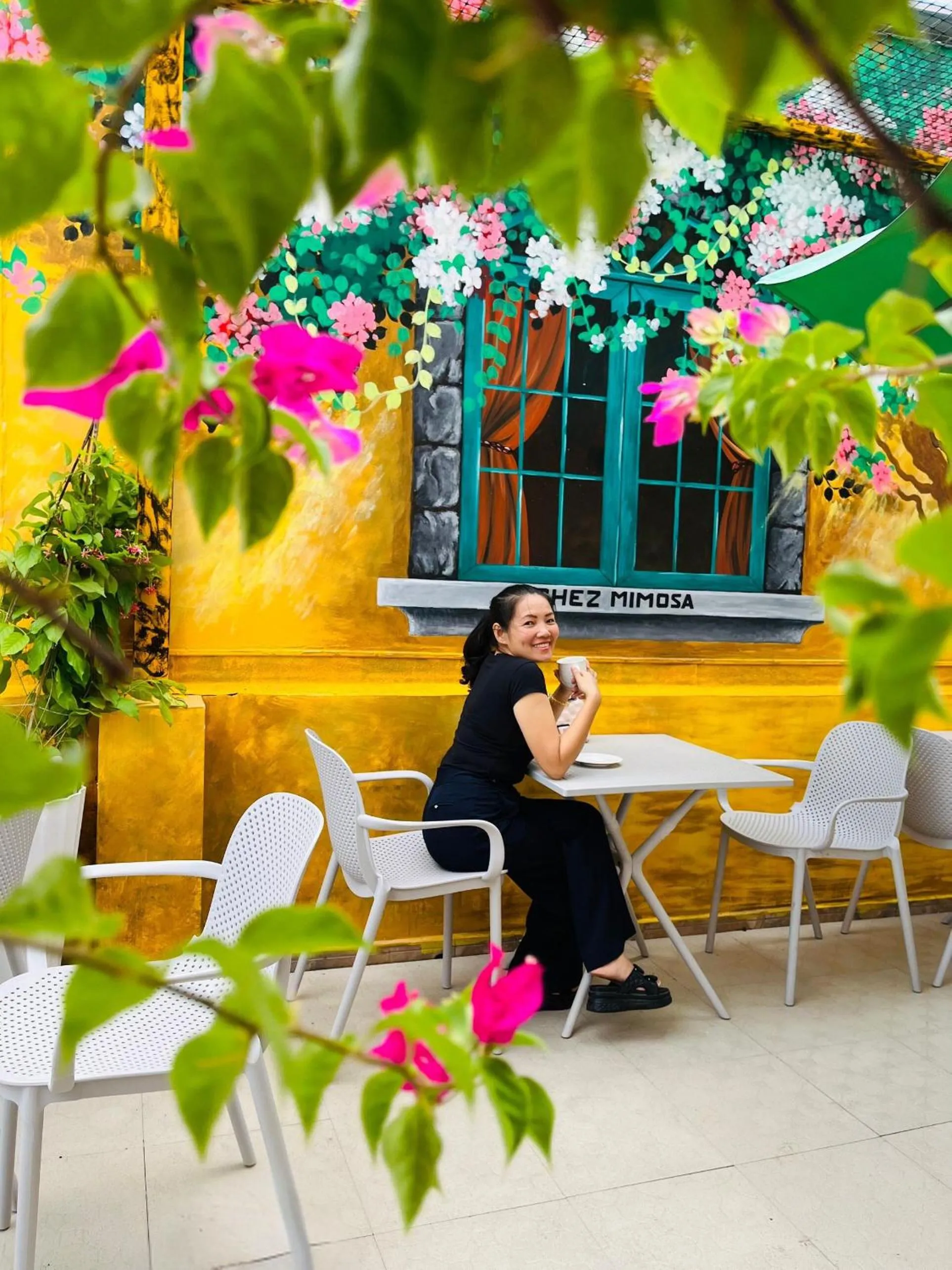 Restaurant/places to eat in Chez Mimosa Petite - Free Laundry