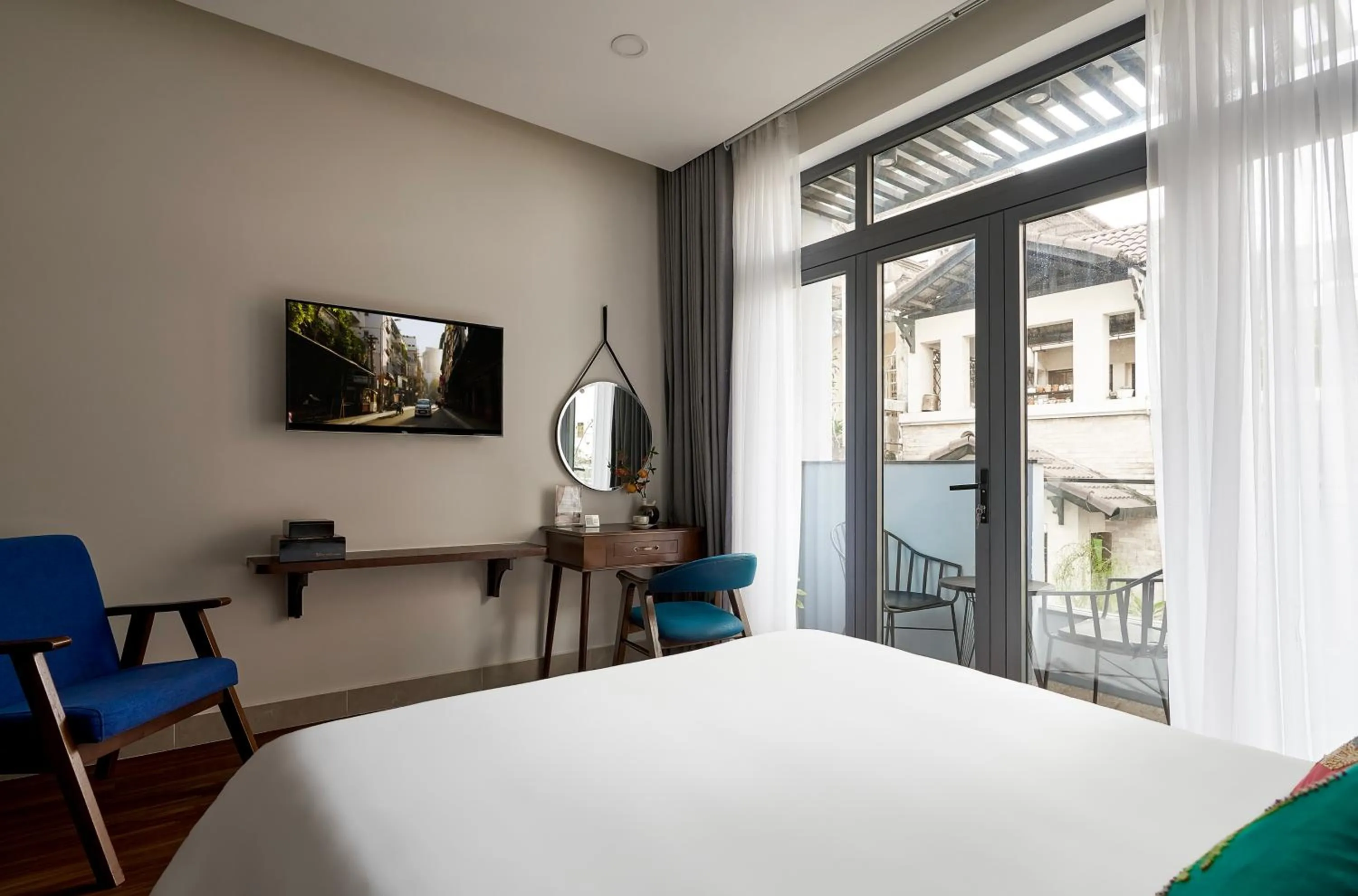 Bedroom, Bed in Chez Mimosa Petite - Free Laundry