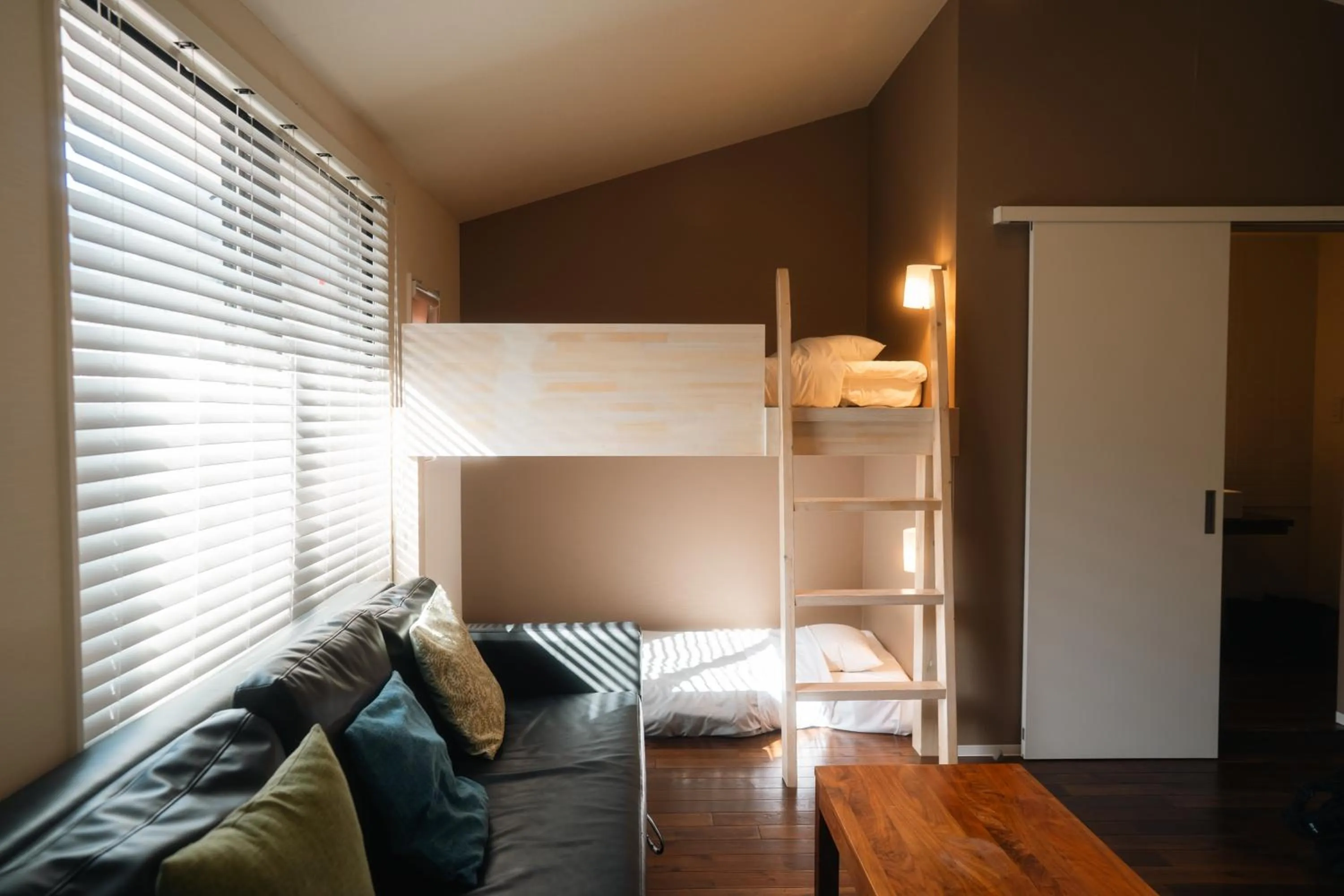 Photo of the whole room in Condominium MIRAHAKONE