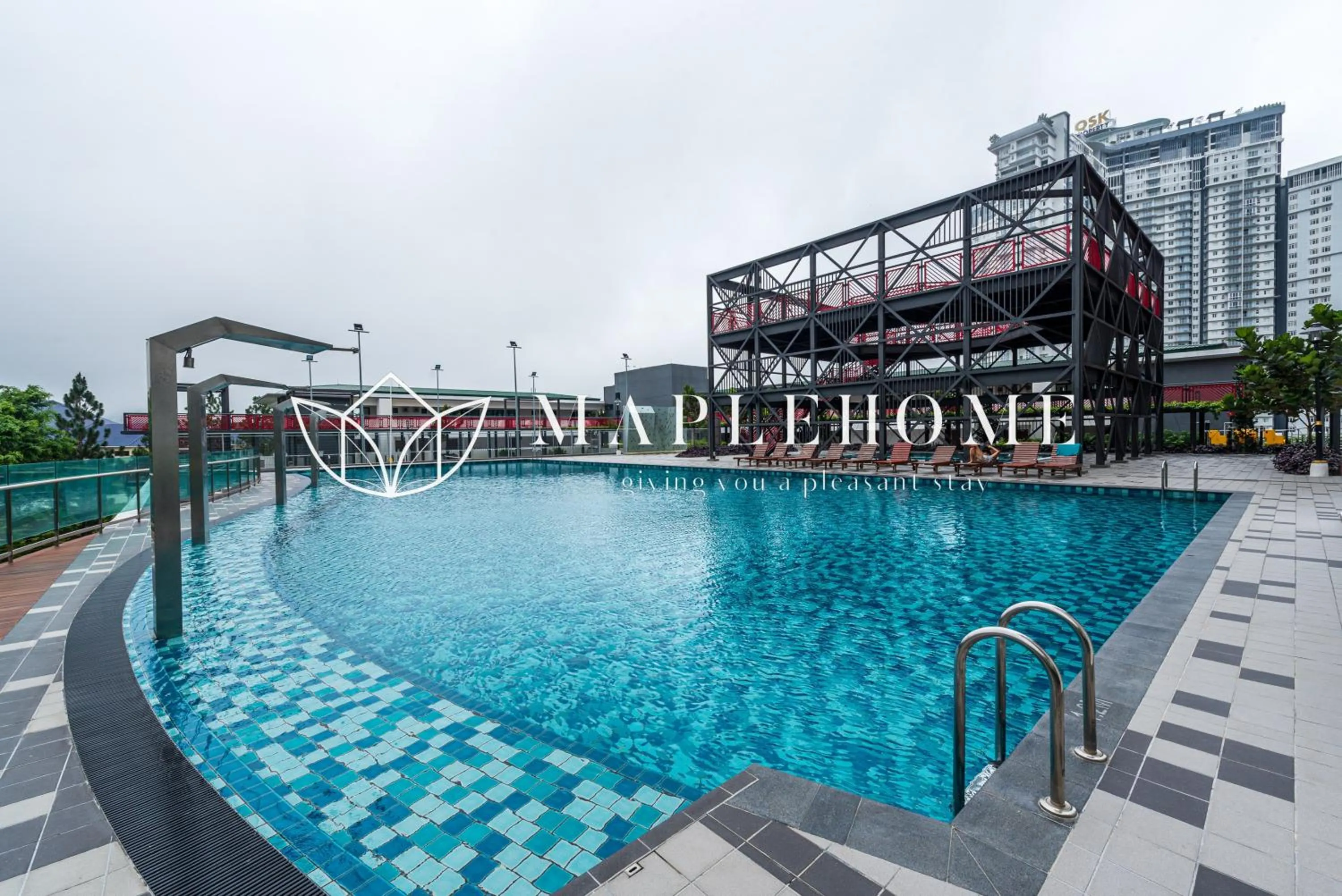 Swimming pool in Geo38 Premier Suites Genting Highlands