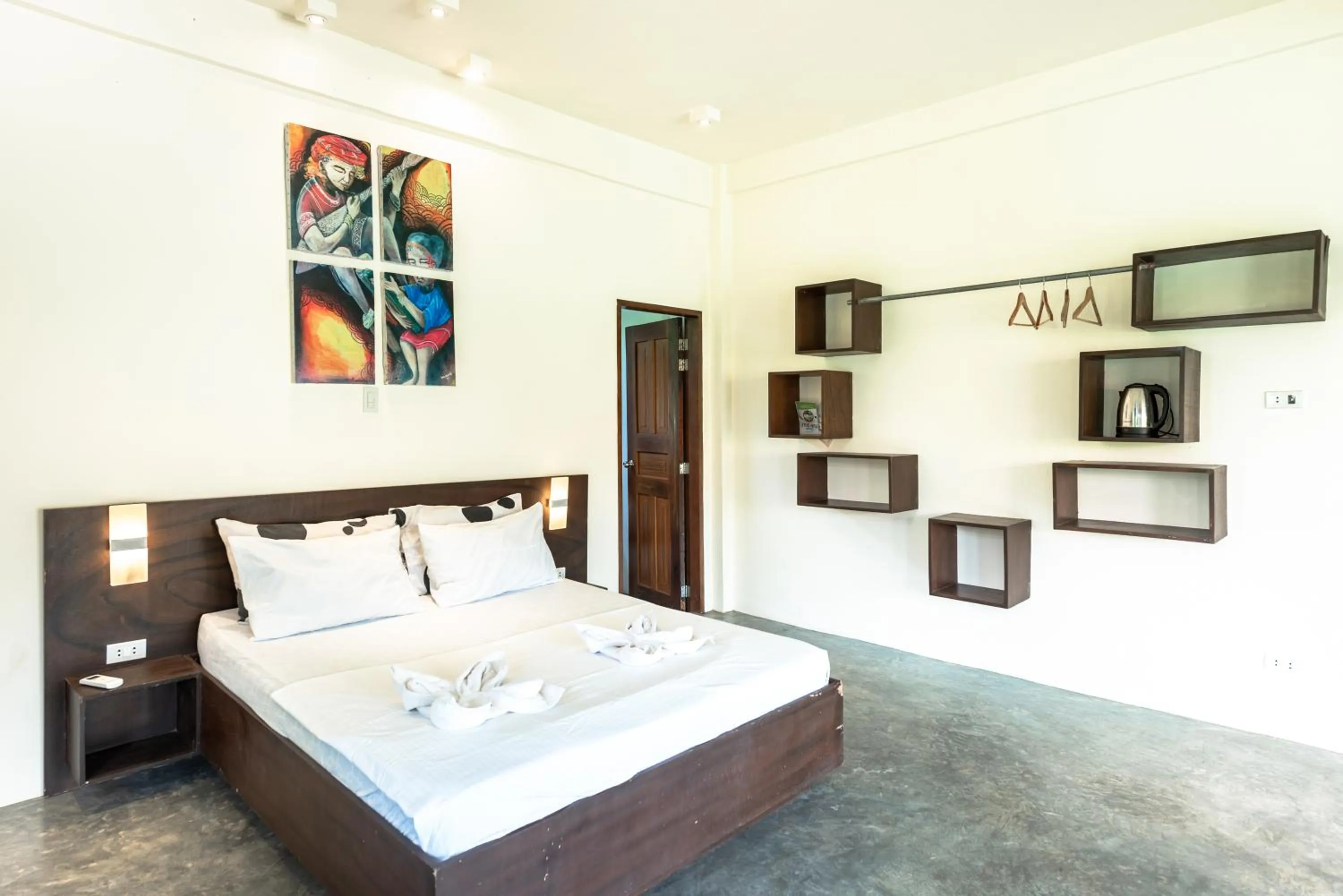 Bed in Ohana Resort Siargao