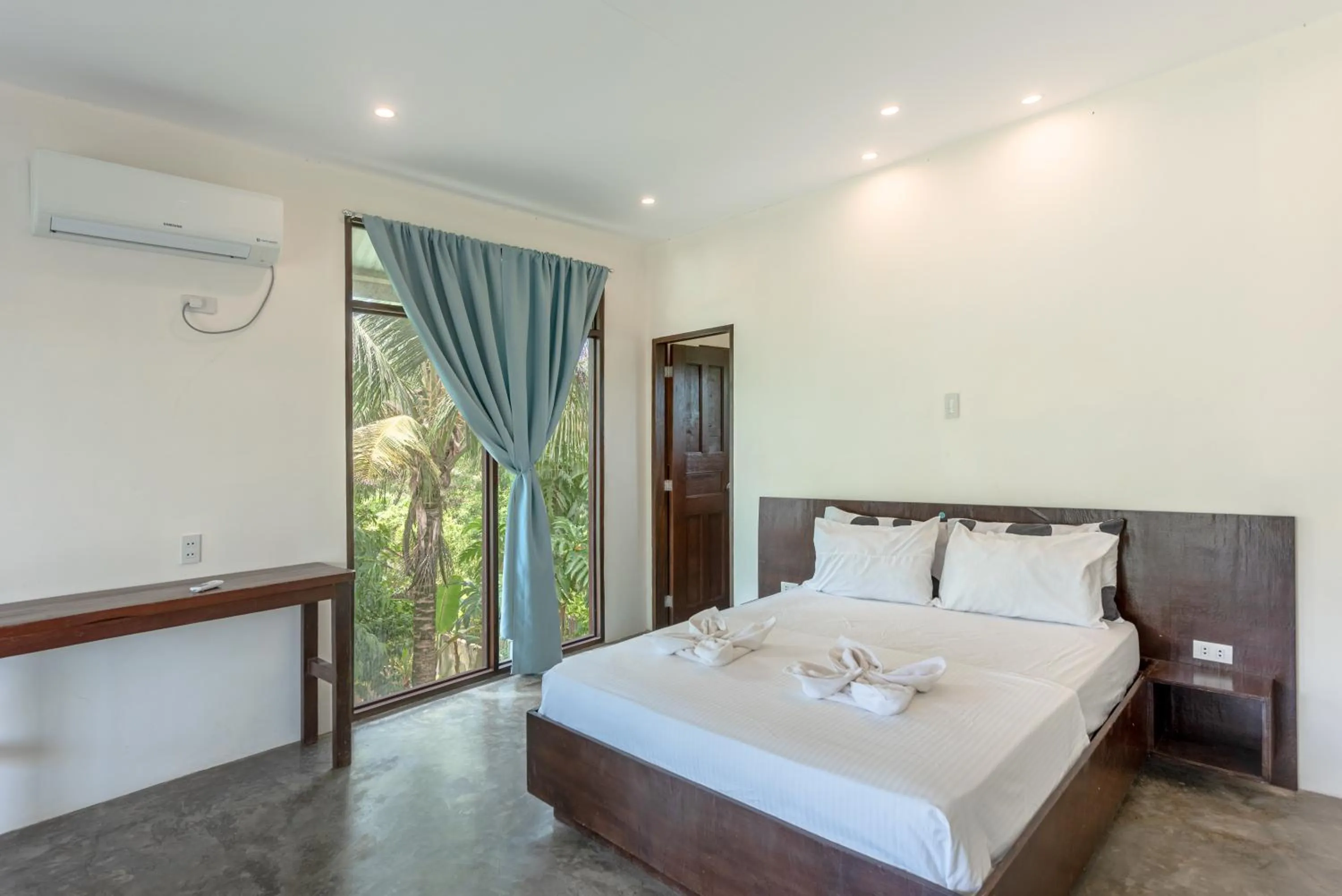 Bed in Ohana Resort Siargao