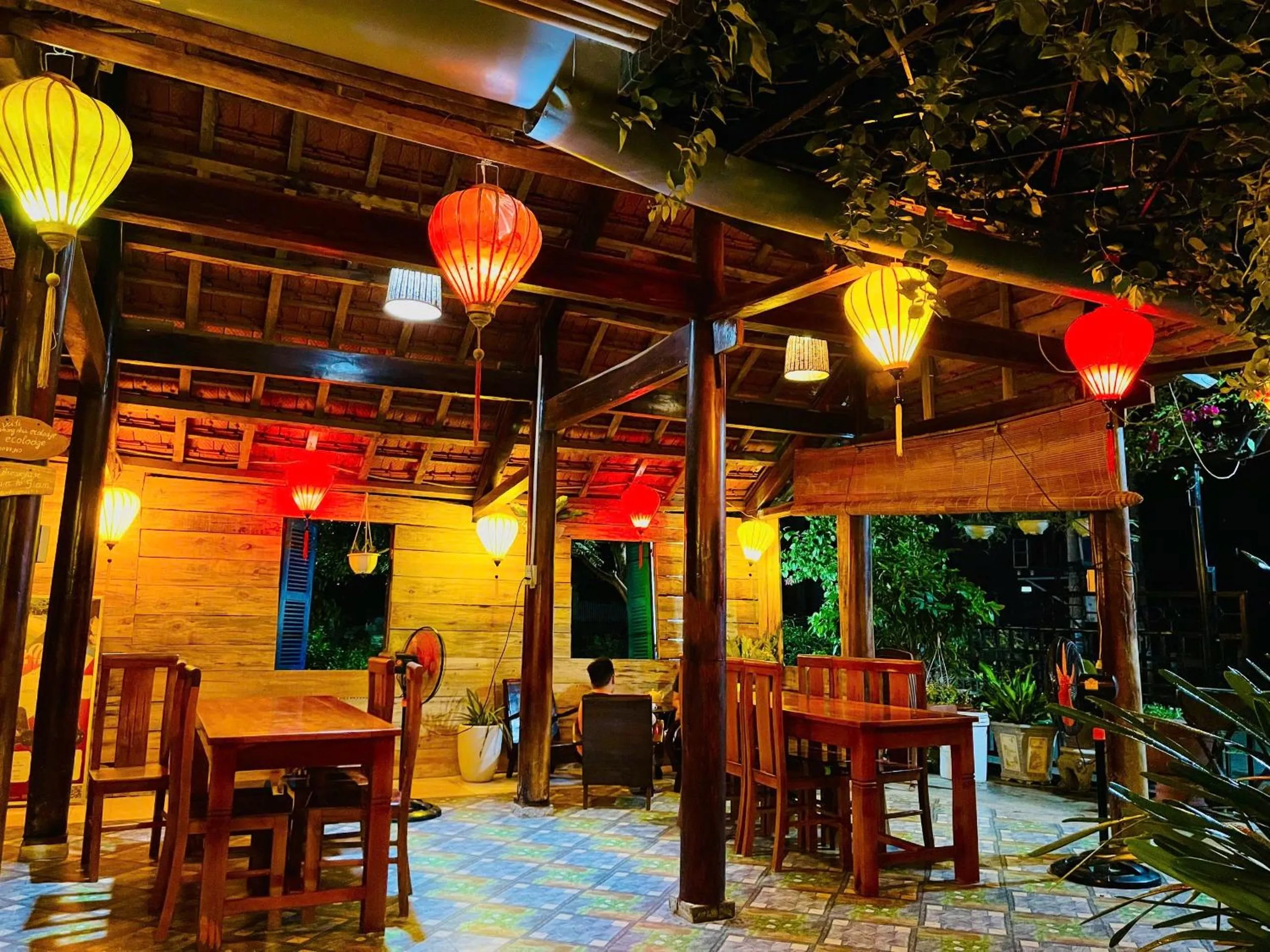 Restaurant/places to eat in Phong Nha Ecolodge Homestay & Tours - Mountain View