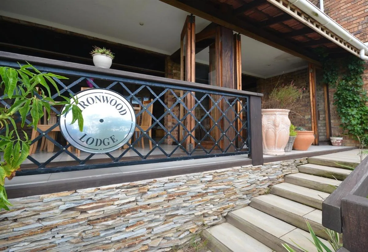 Facade/entrance in IRONWOOD LODGE