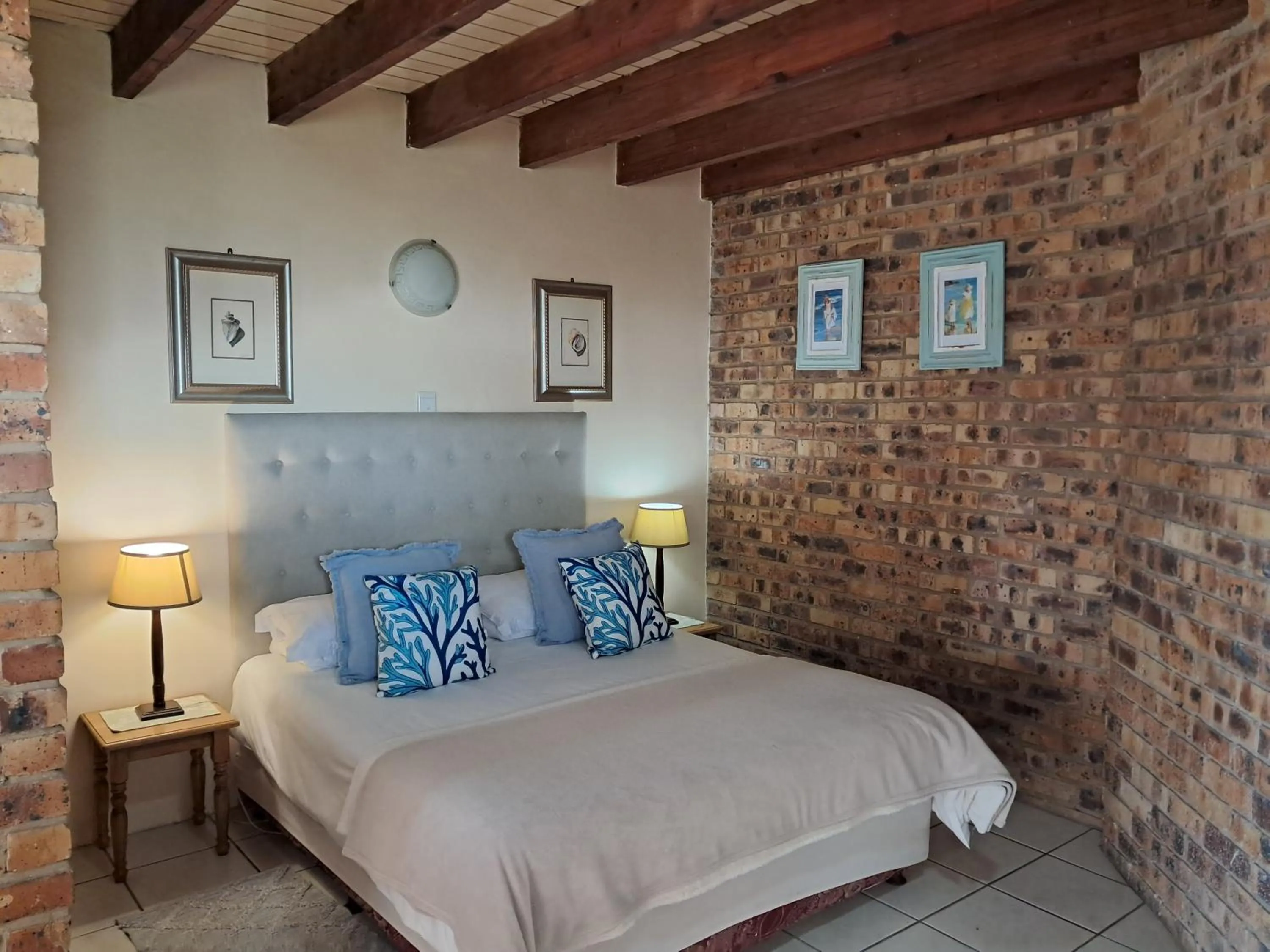 Bedroom, Bed in IRONWOOD LODGE