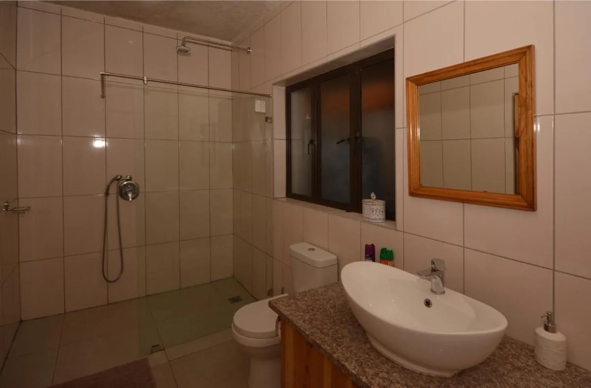 Shower in IRONWOOD LODGE