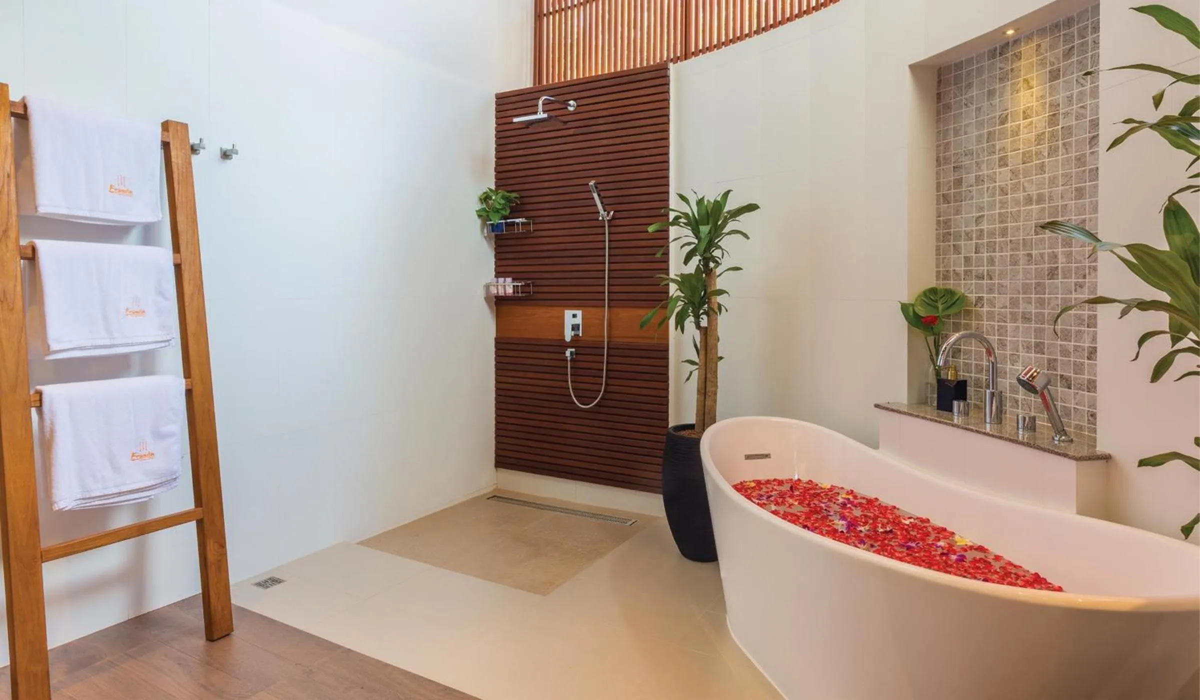 Shower in Eranda Pool Spa Villa, Chaweng Koh Samui