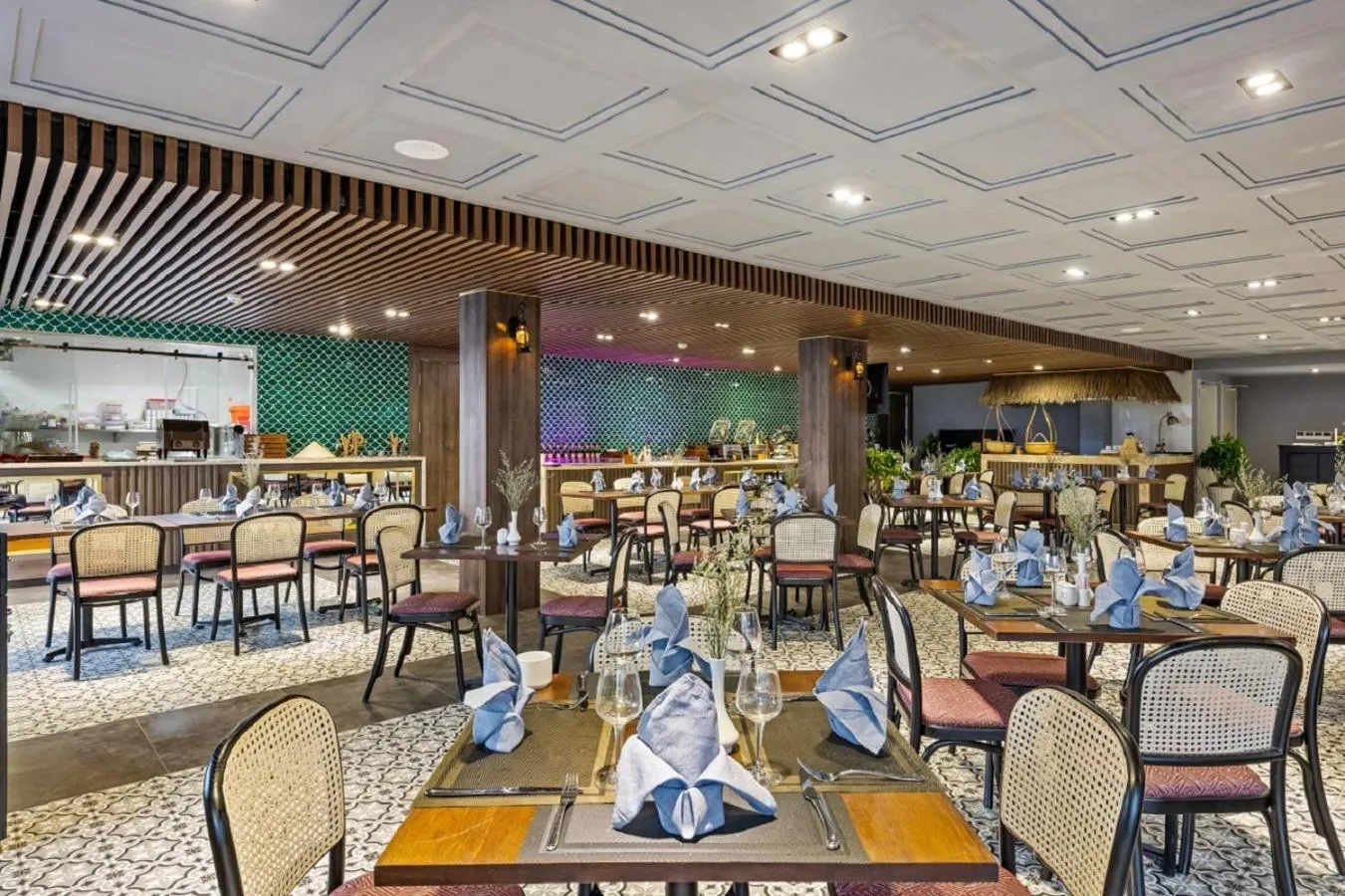 Restaurant/places to eat in Sunset Beach Resort and Spa