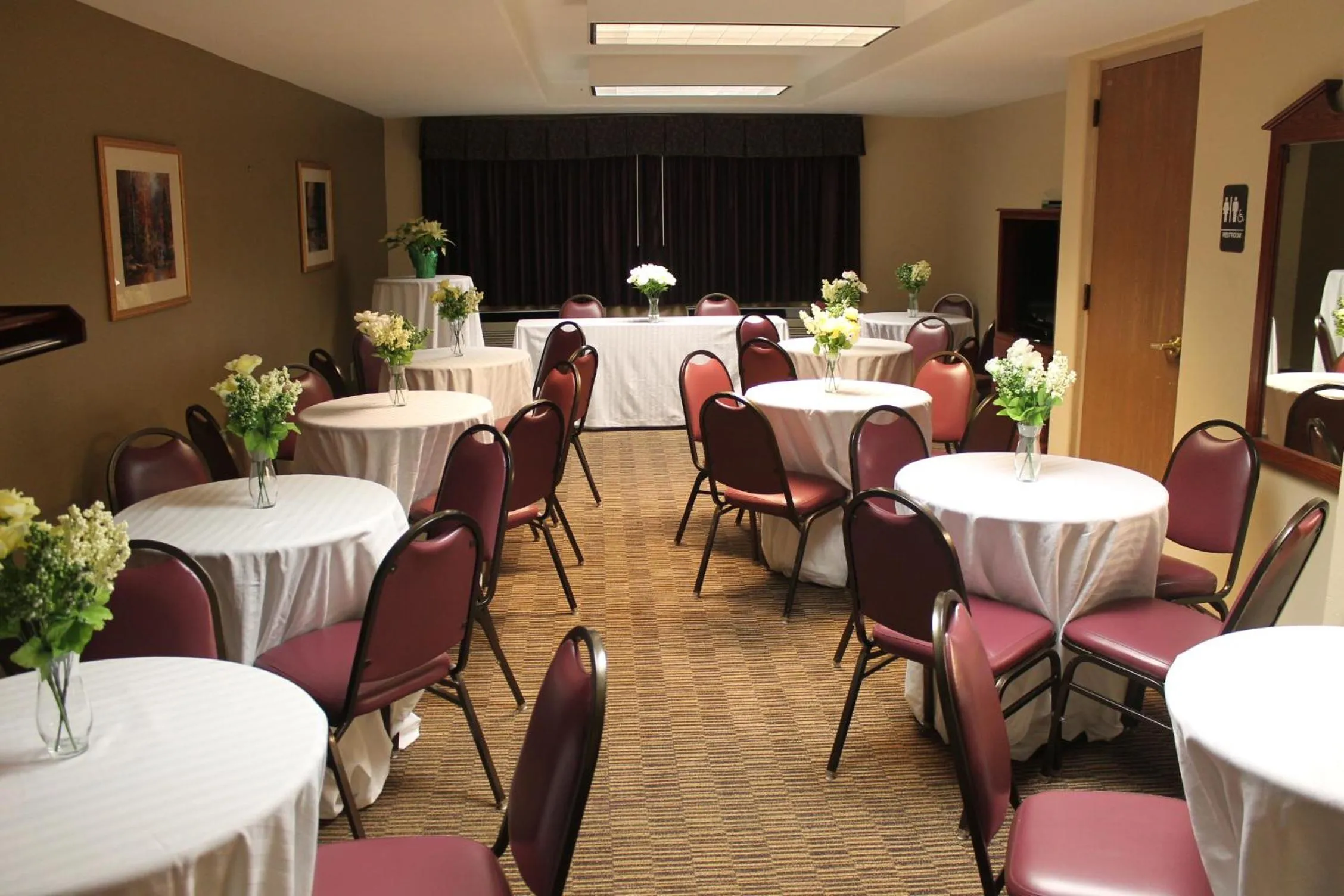 Business facilities in AmericInn by Wyndham Beaver Dam