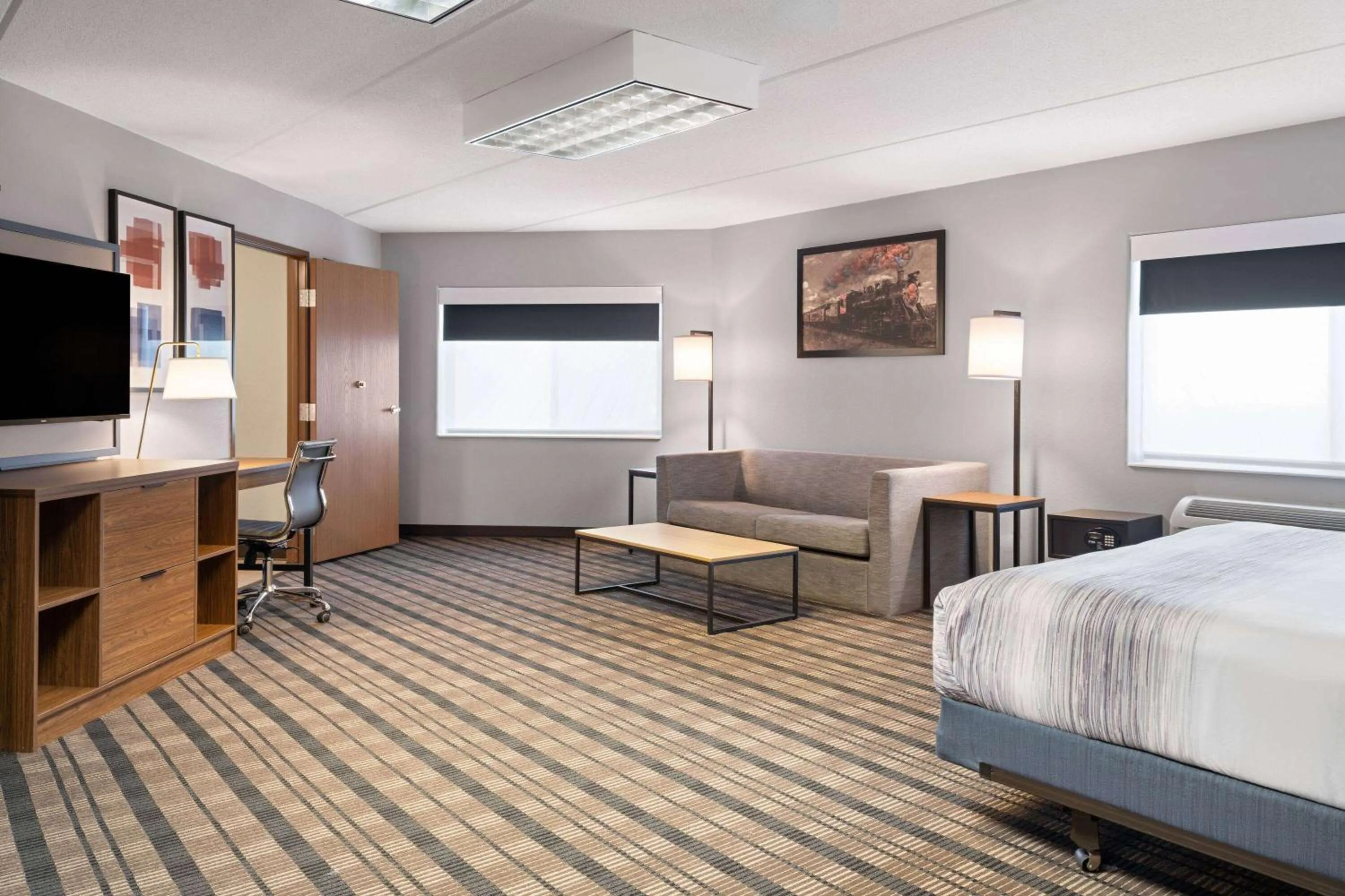 Photo of the whole room, Bed in AmericInn by Wyndham Beaver Dam