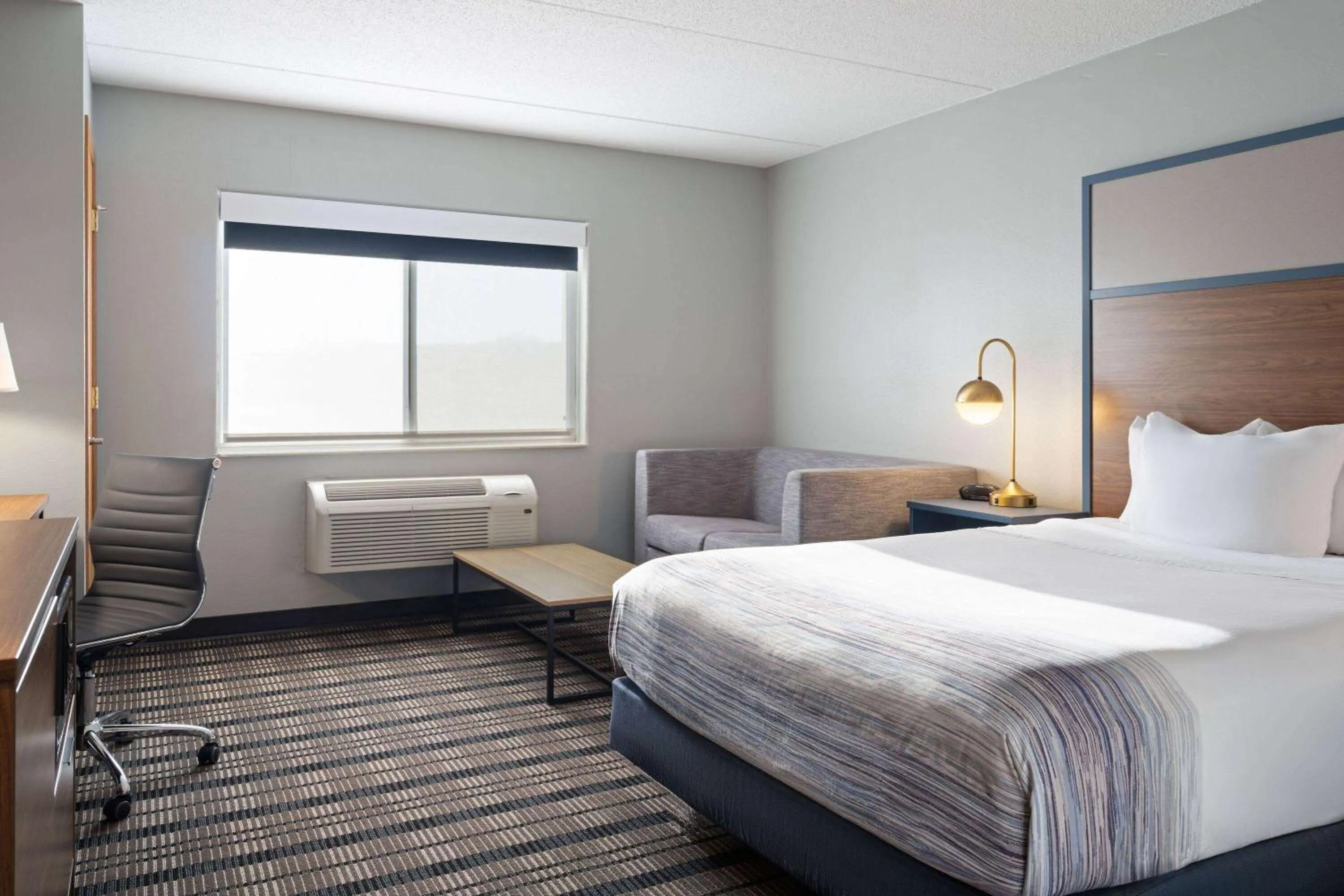 Photo of the whole room, Bed in AmericInn by Wyndham Beaver Dam