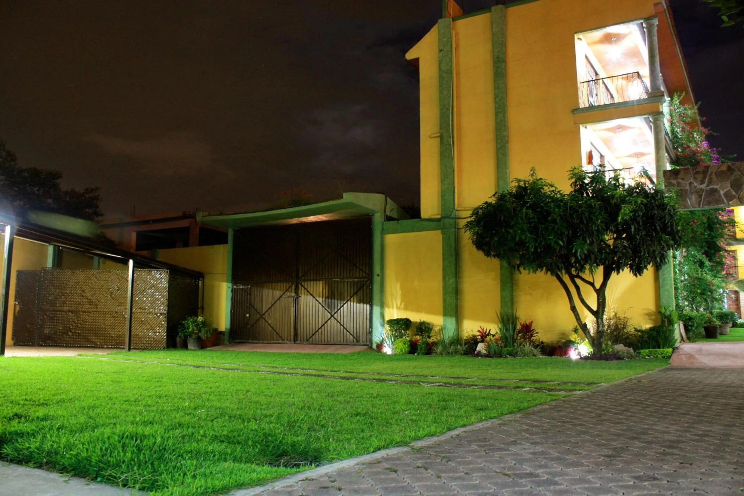 Facade/entrance in Hotel Oaxtepec