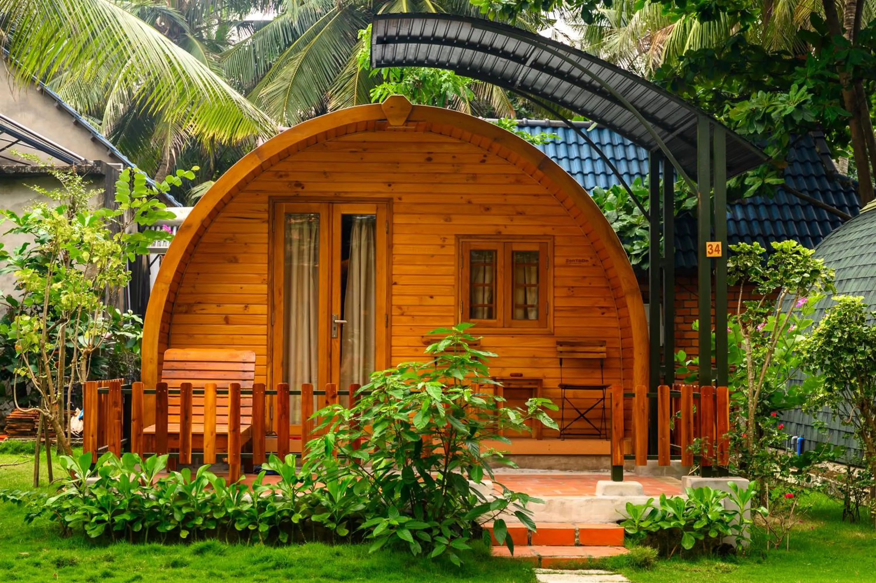 Property building in Vida Loca Sunset Beach Resort