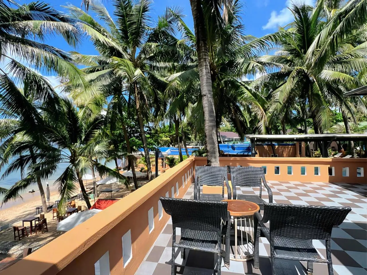 Balcony/Terrace in Vida Loca Sunset Beach Resort