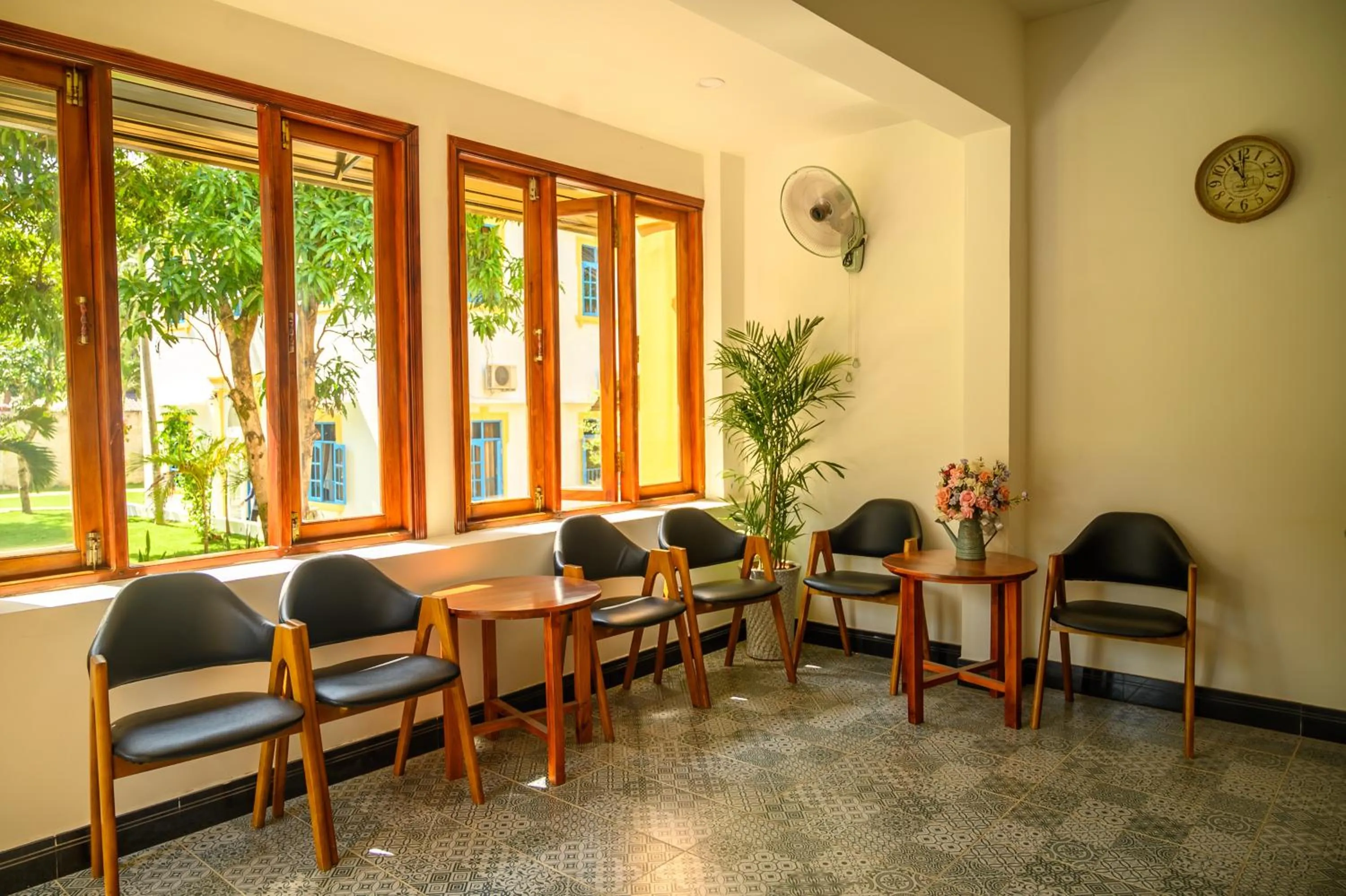 Living room in Vida Loca Sunset Beach Resort