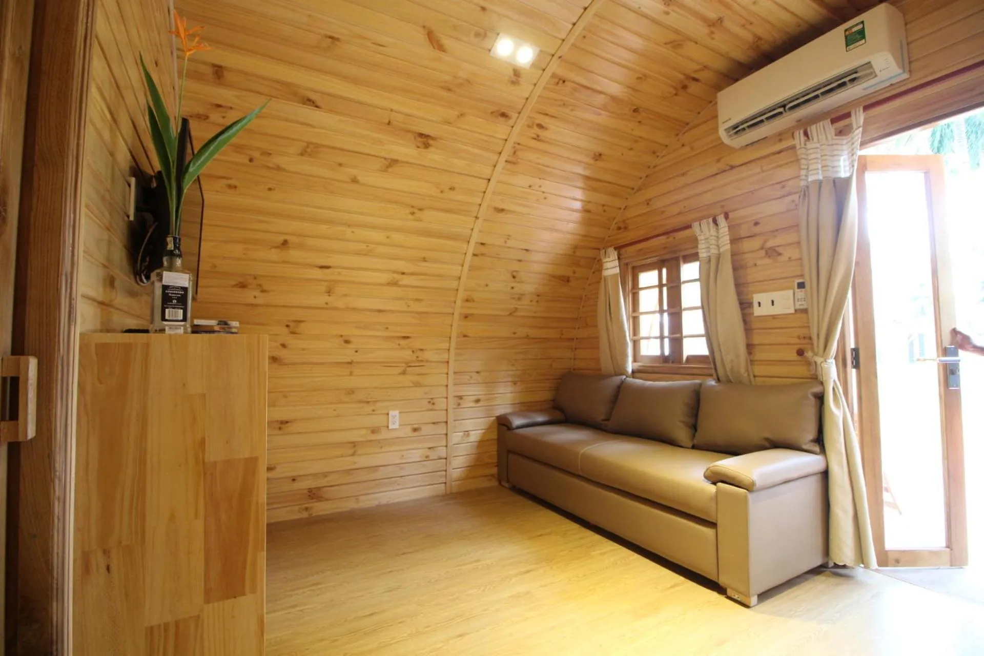 Living room in Vida Loca Sunset Beach Resort