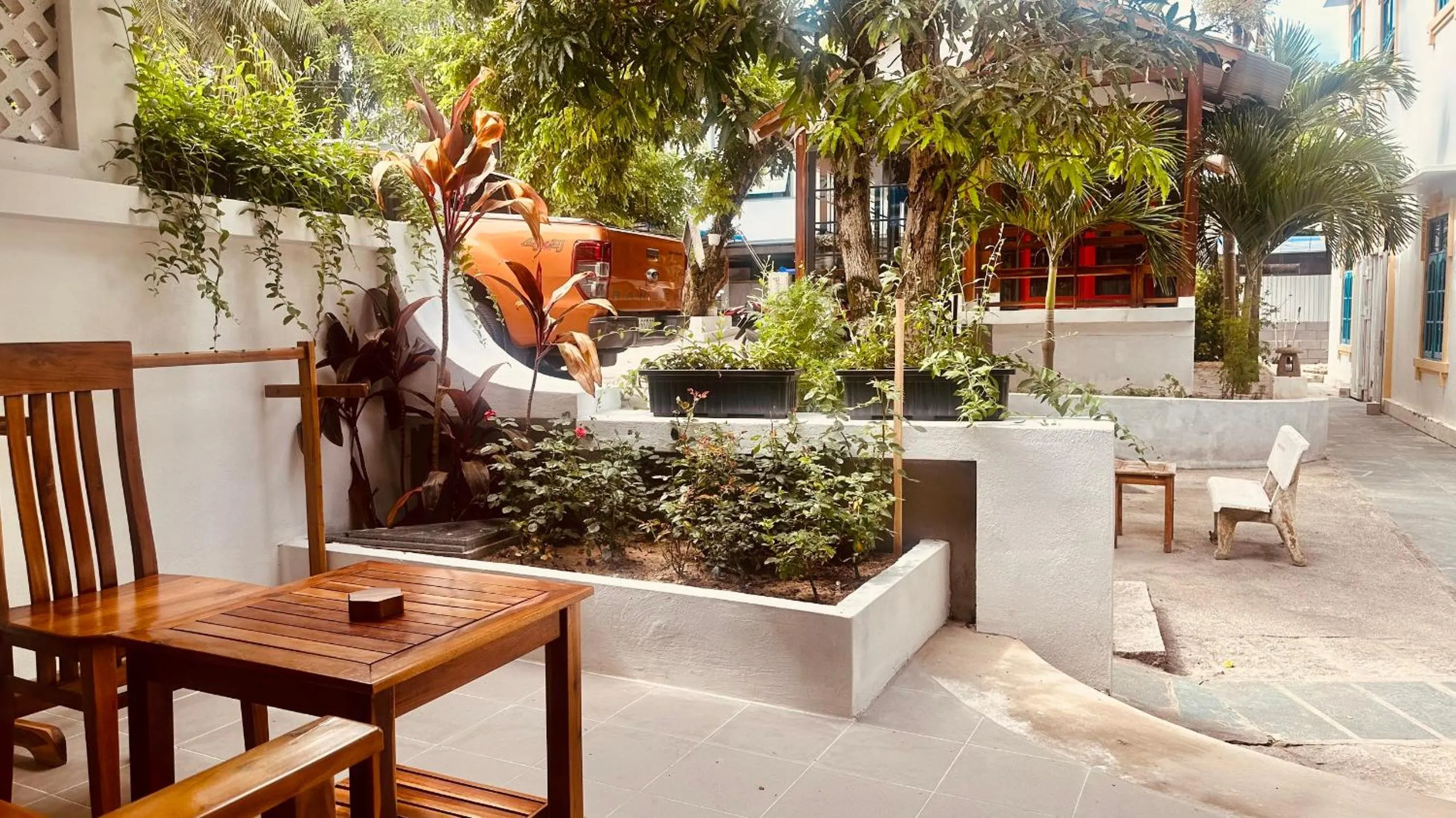 Garden in Vida Loca Sunset Beach Resort