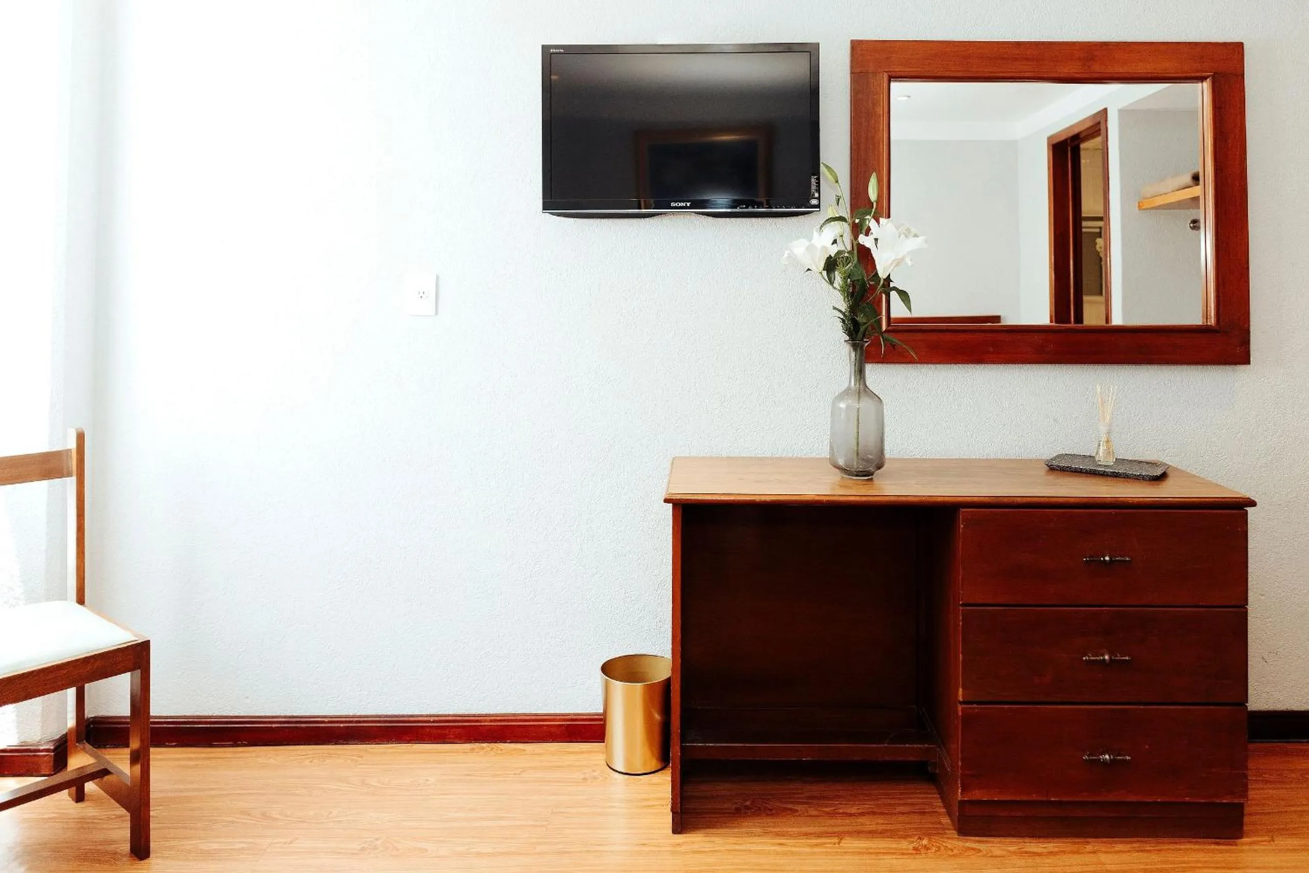Communal lounge/ TV room in Hotel Don Simón