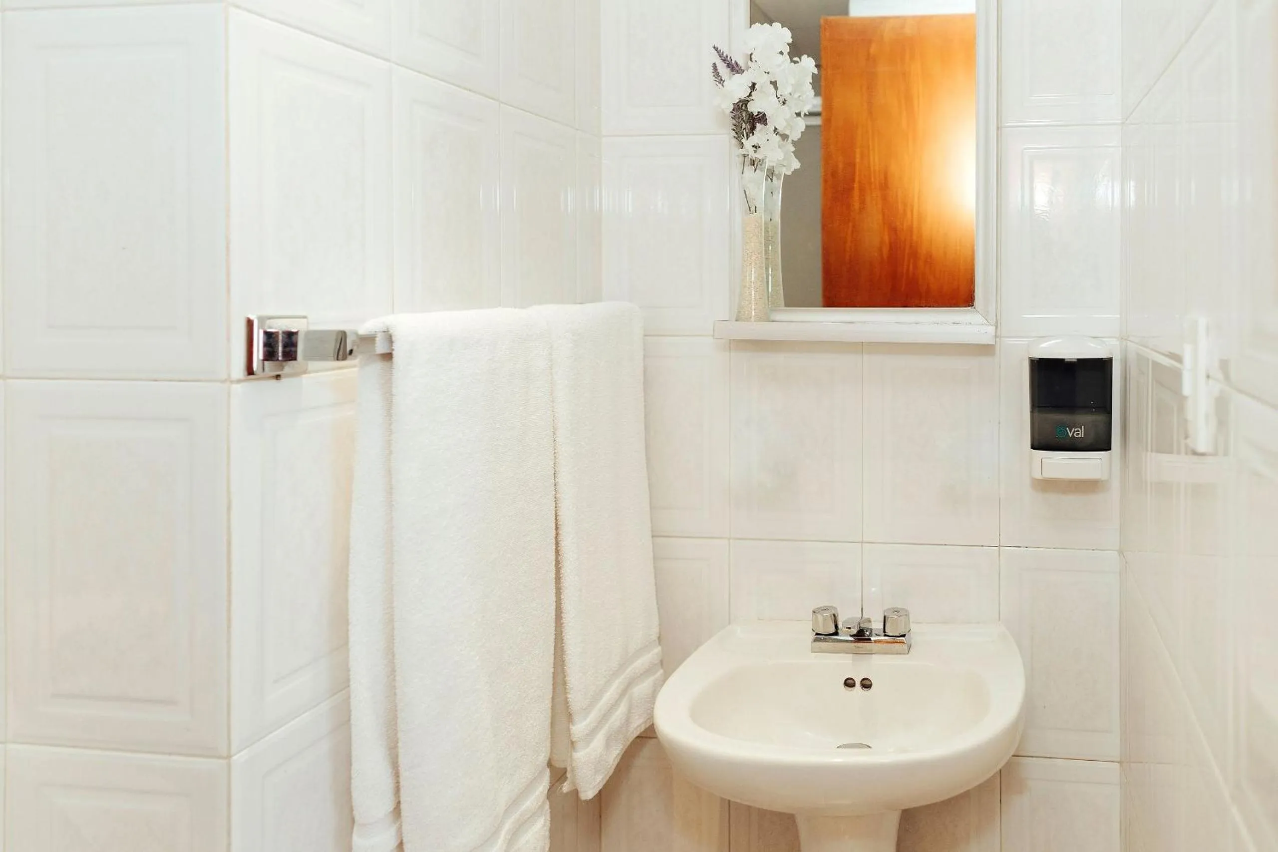 Toilet in Hotel Don Simón