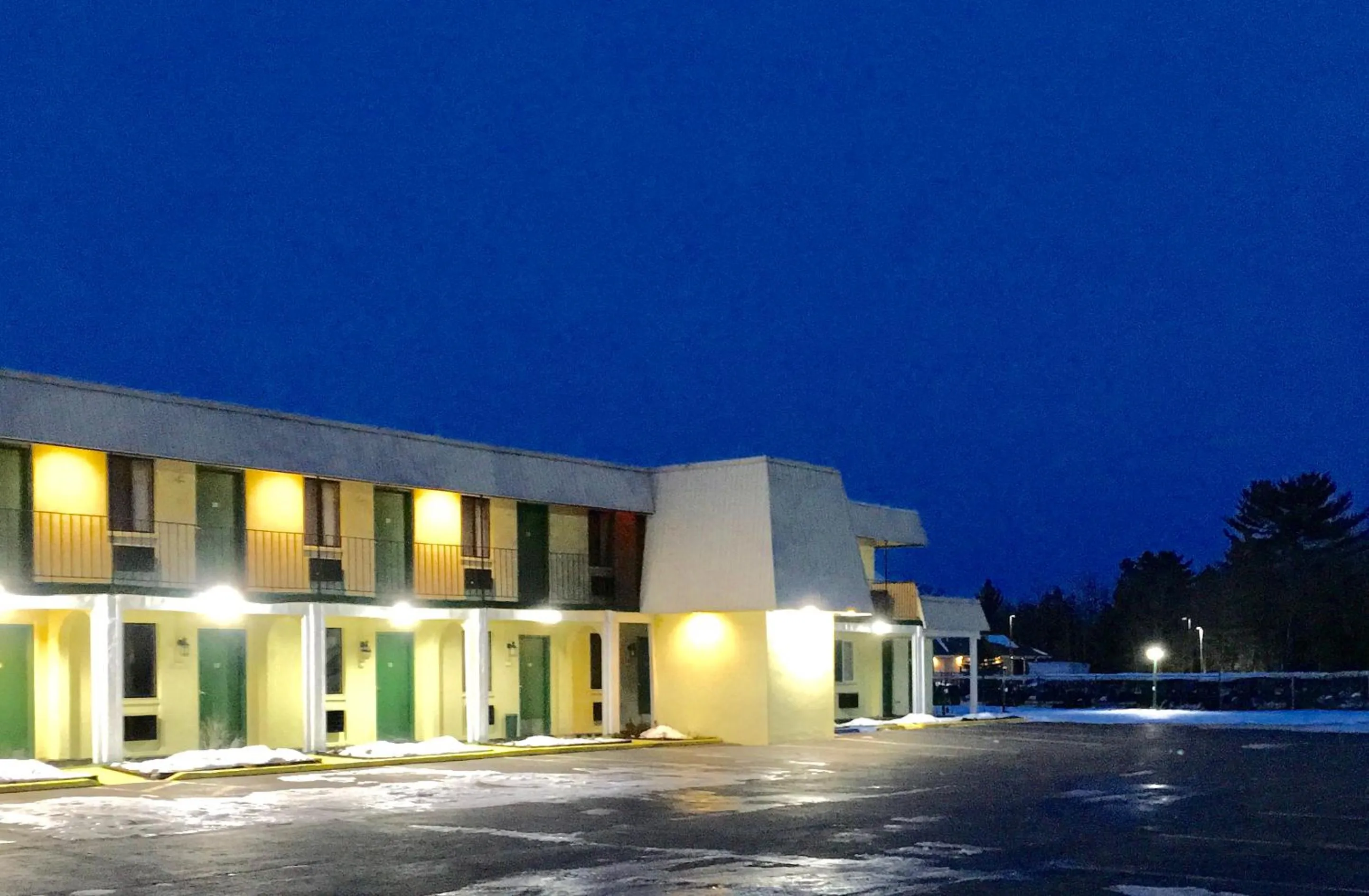 Granada Inn Motel - Kalkaska