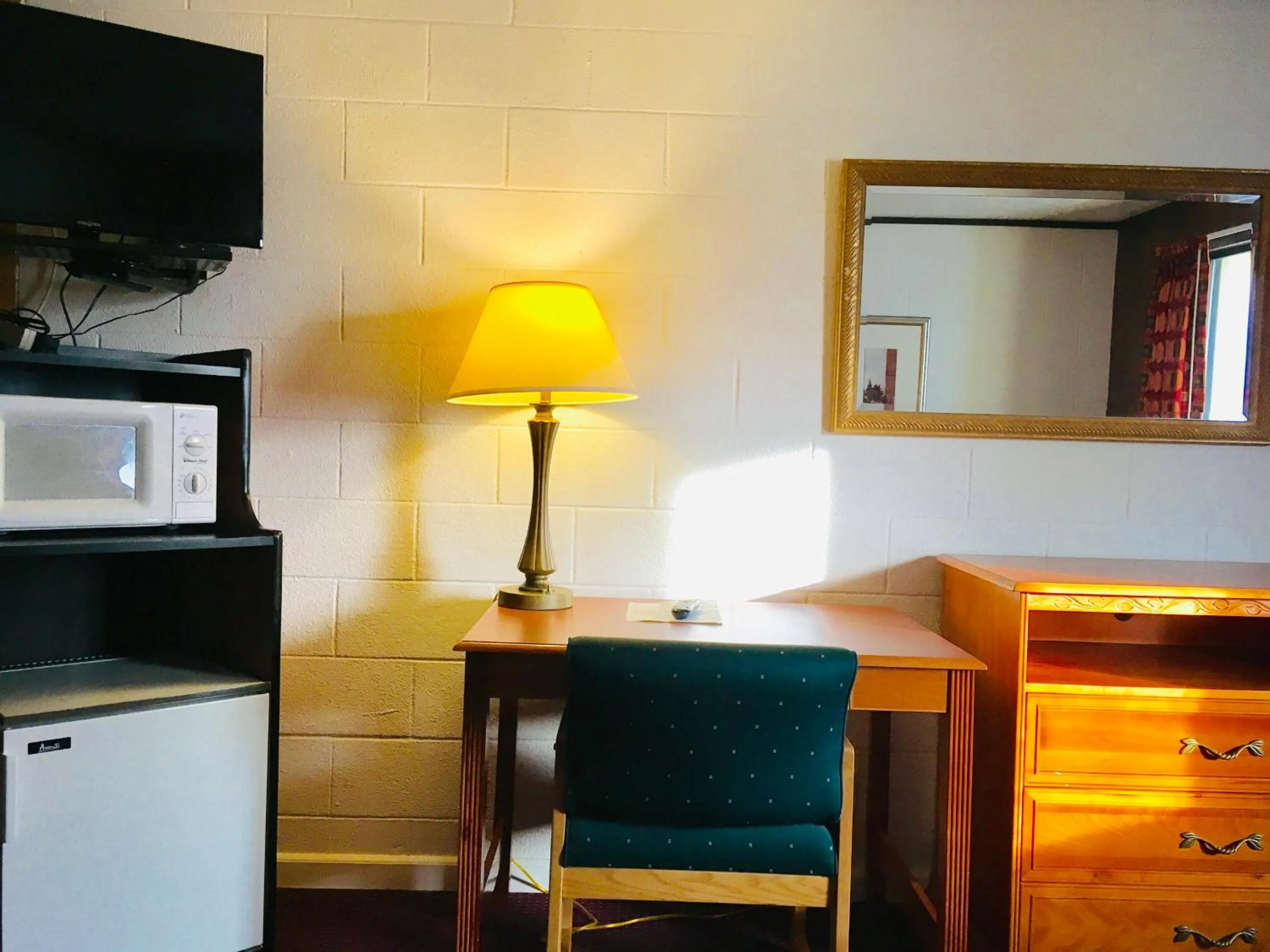 Granada Inn Motel - Kalkaska