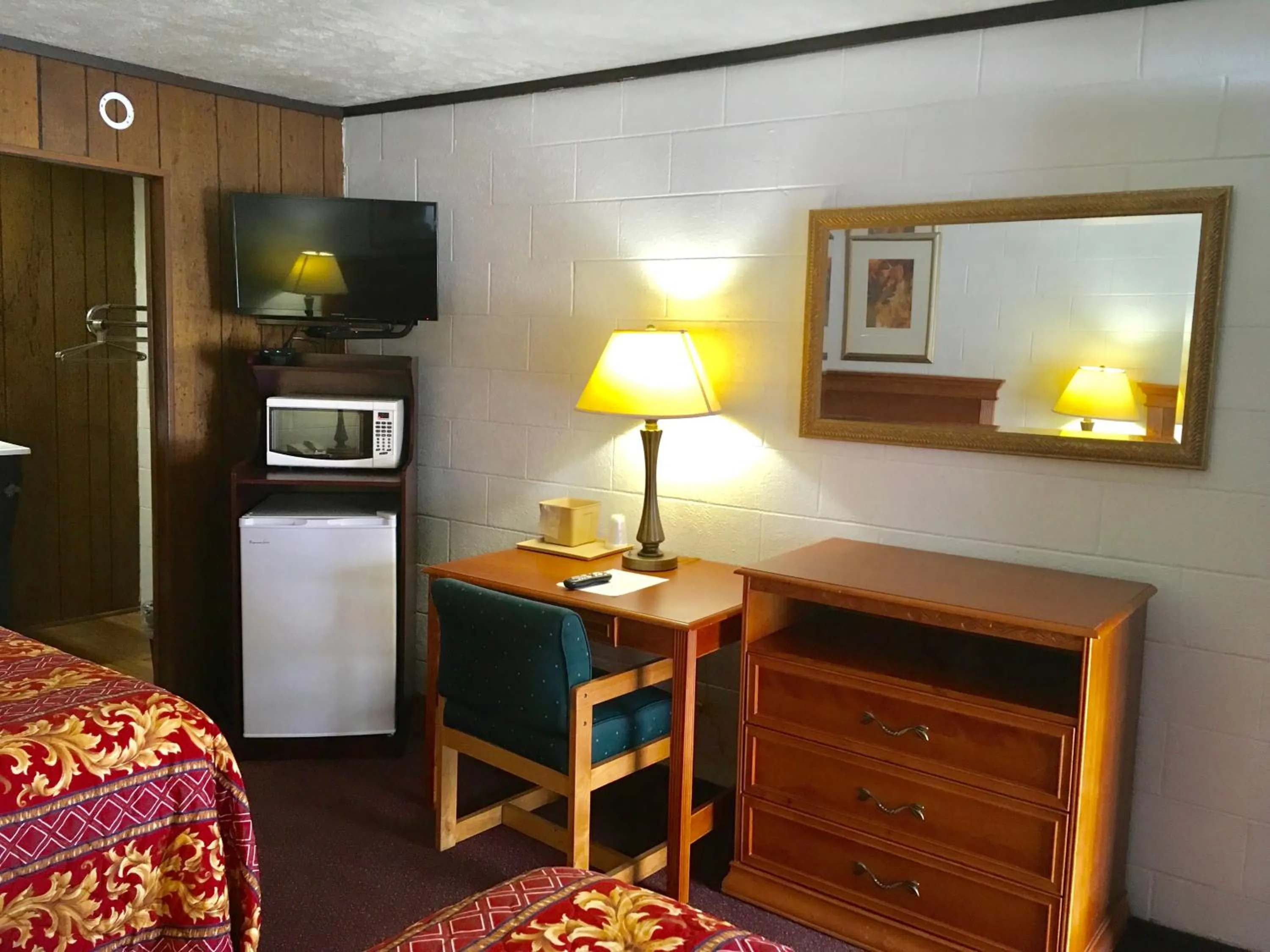 Granada Inn Motel - Kalkaska