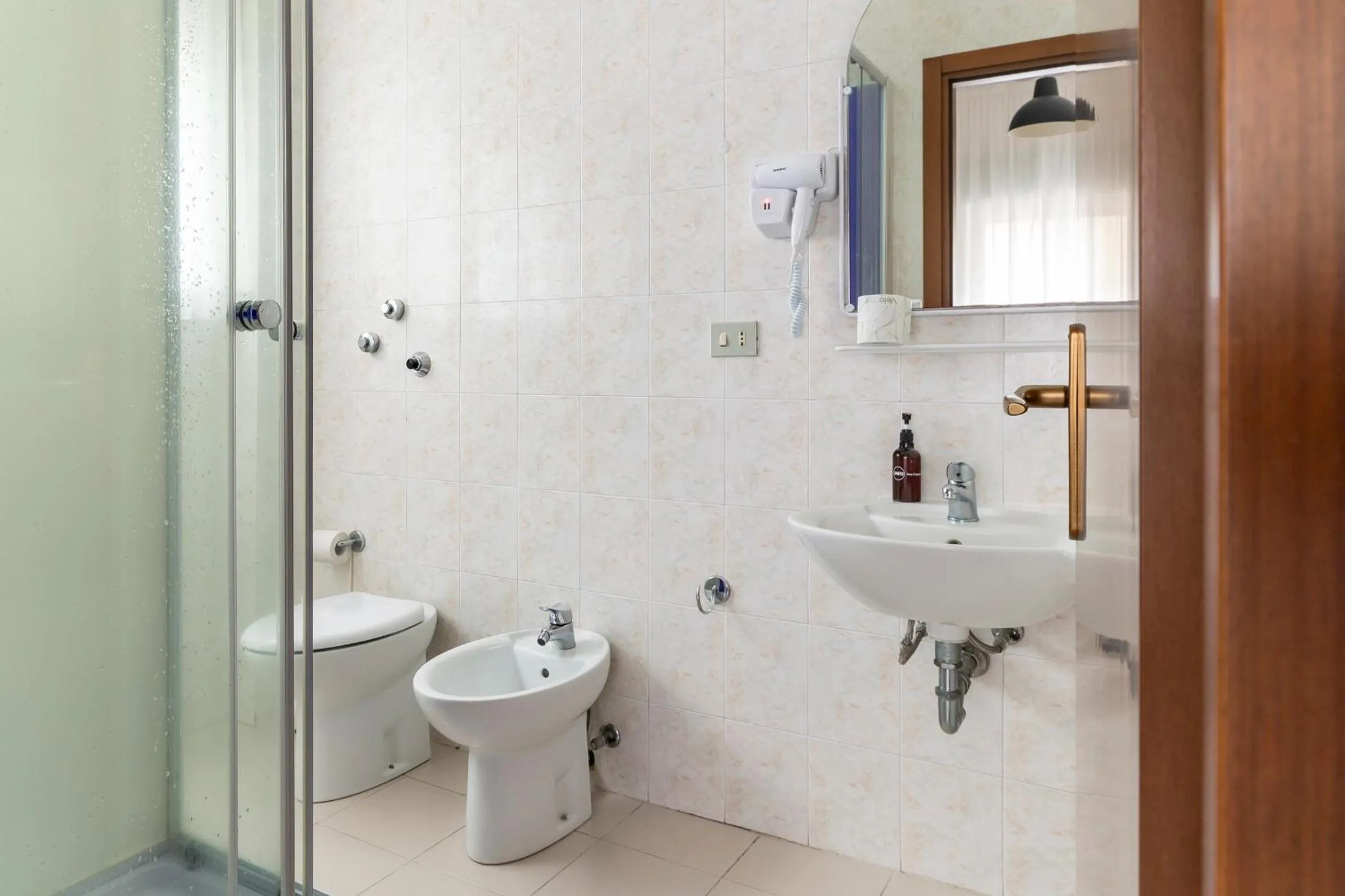 Shower in UniHo Hostel