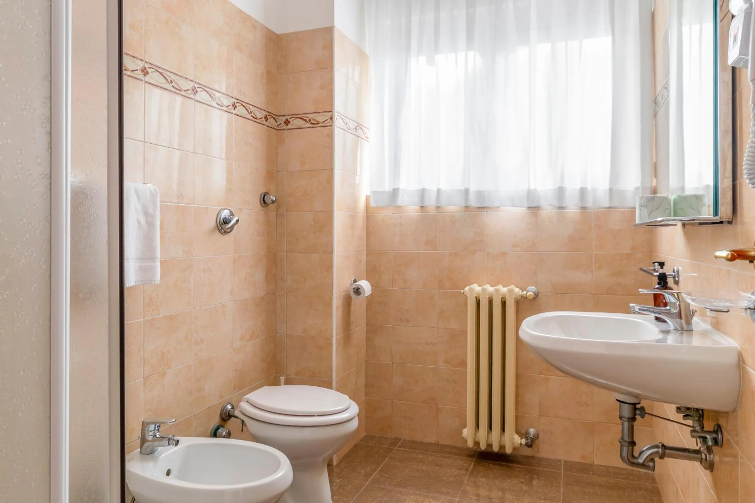 Shower in UniHo Hostel