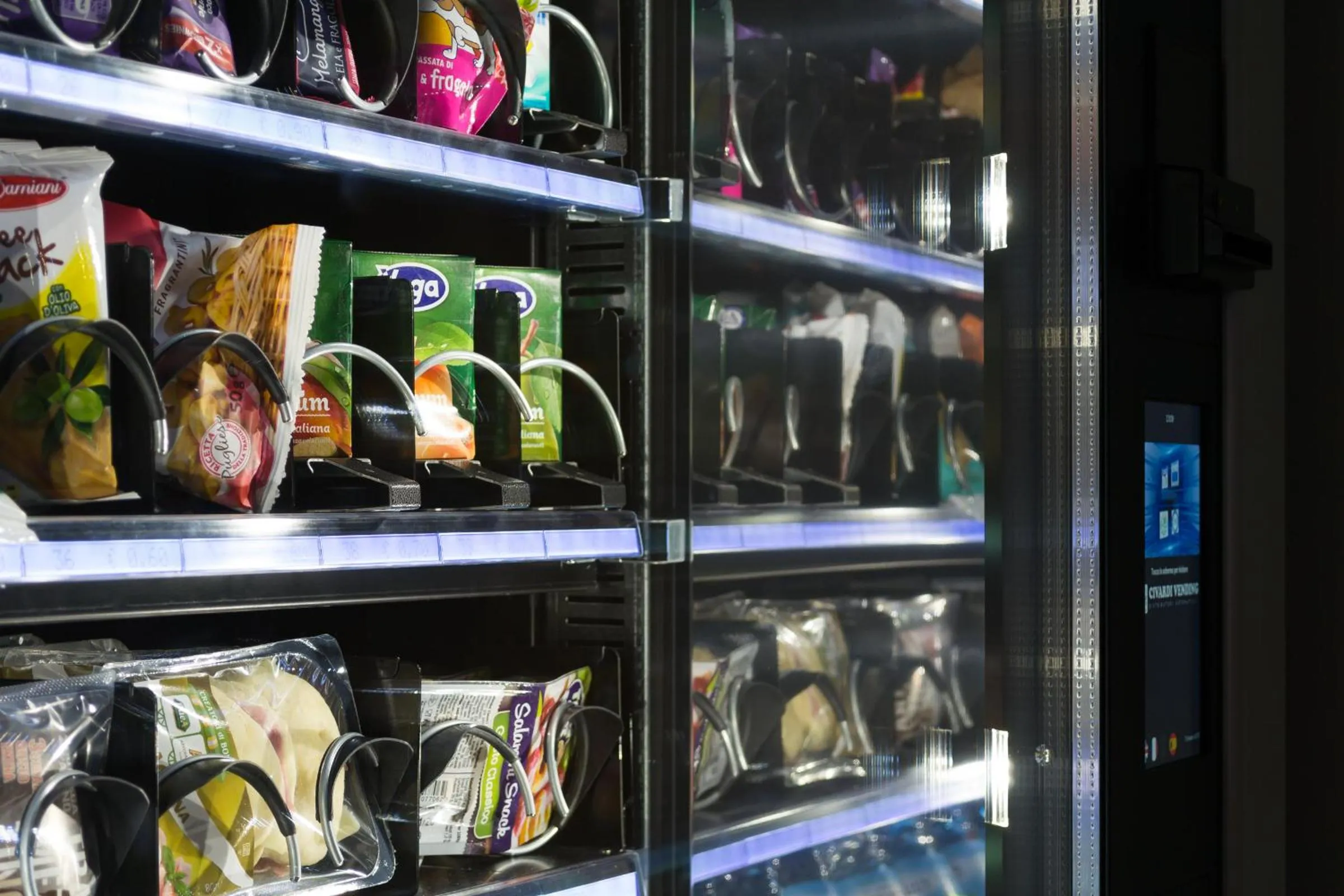 Food and drinks in UniHo Hostel