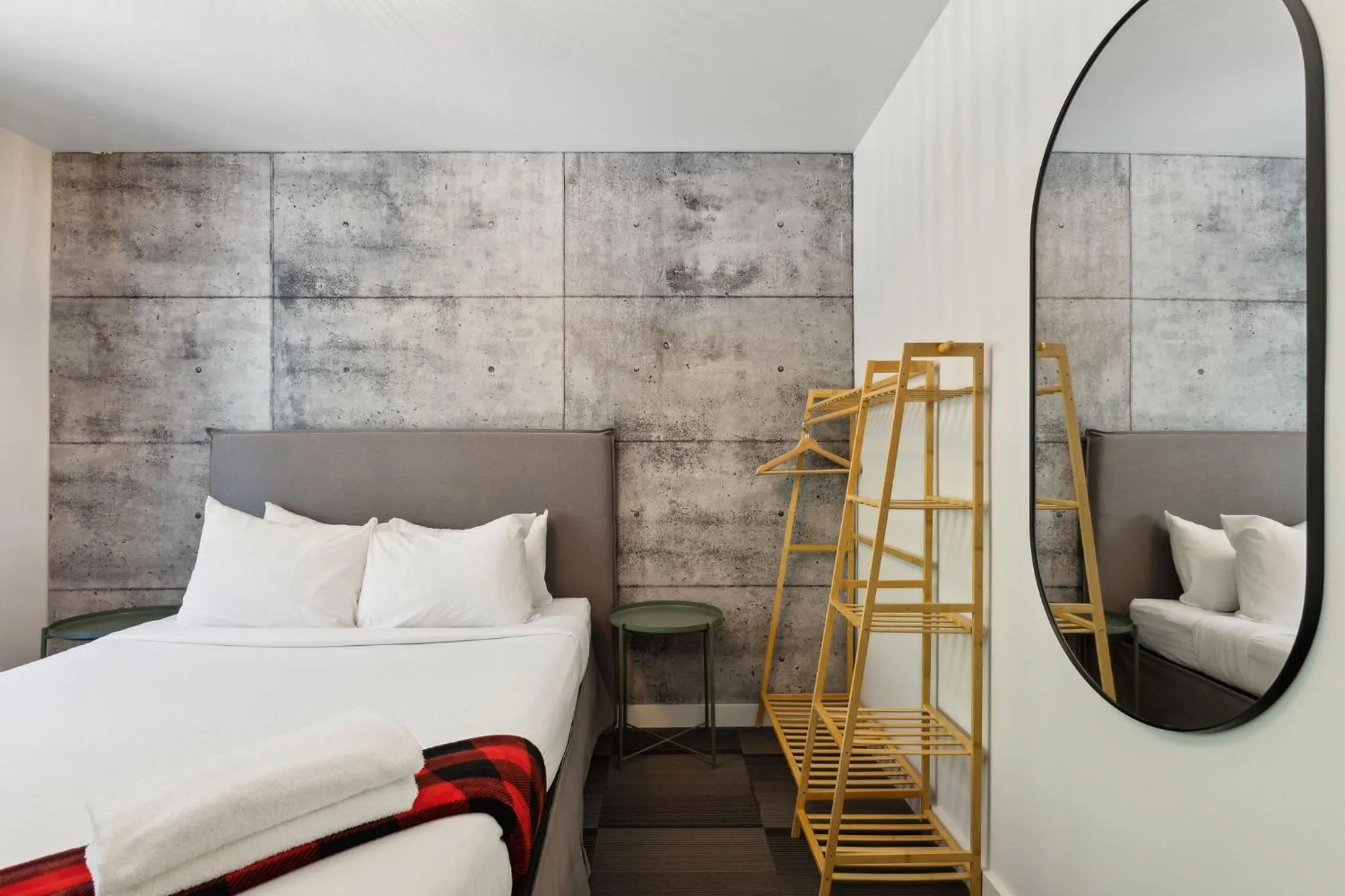 Bed in Auberge Manitonga