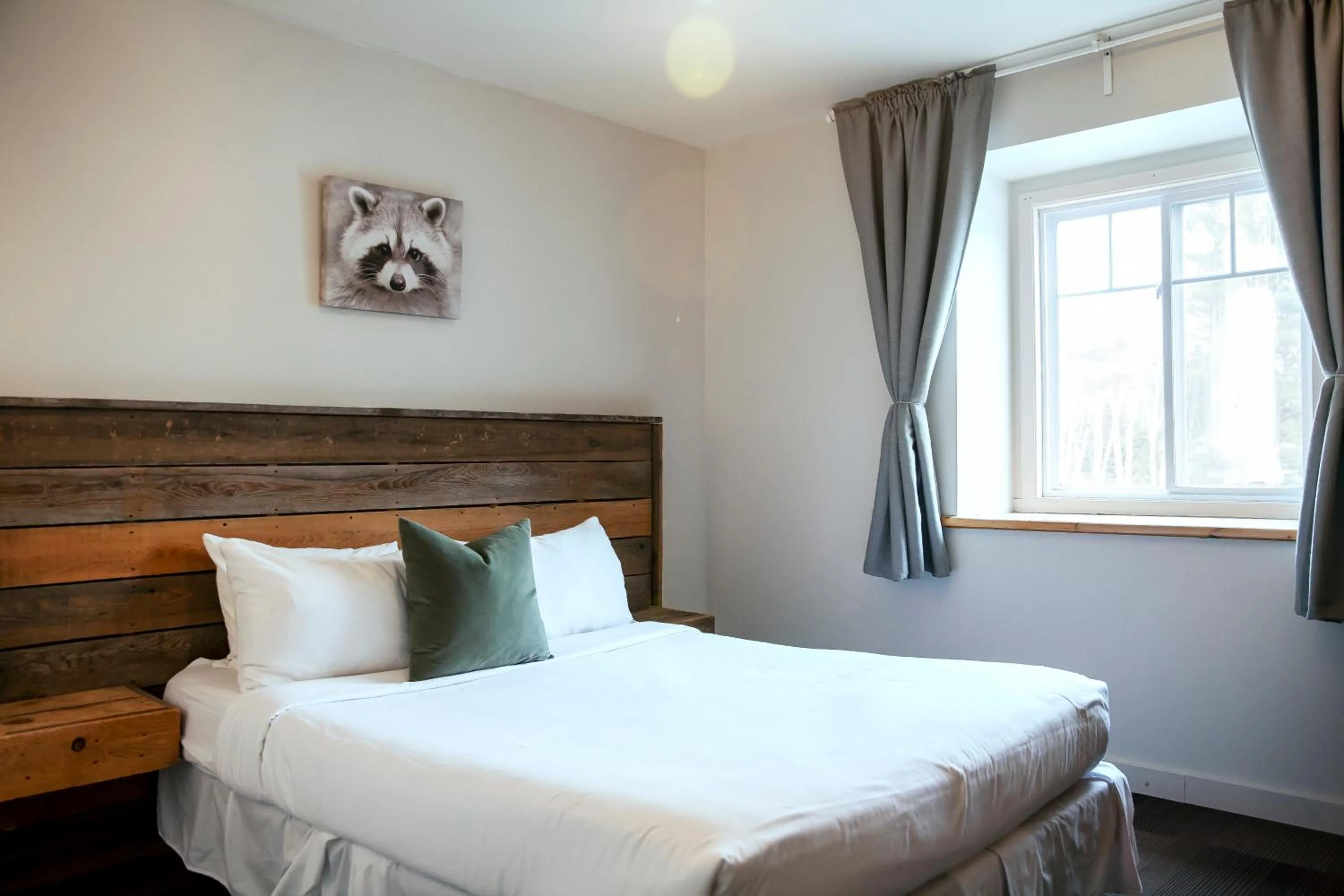 Bedroom, Bed in Auberge Manitonga