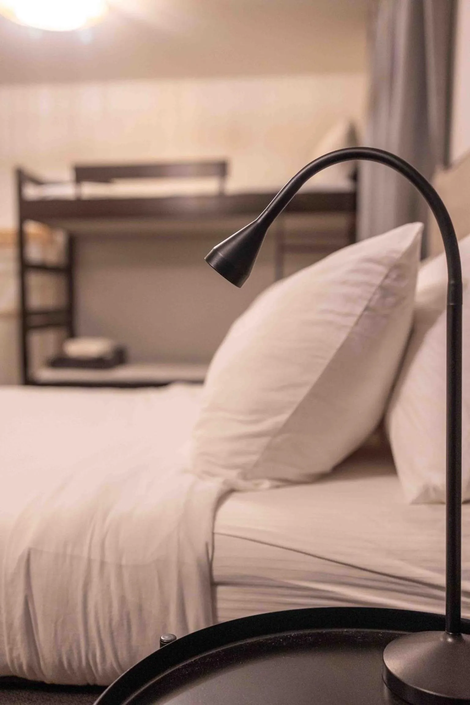 Bed in Auberge Manitonga